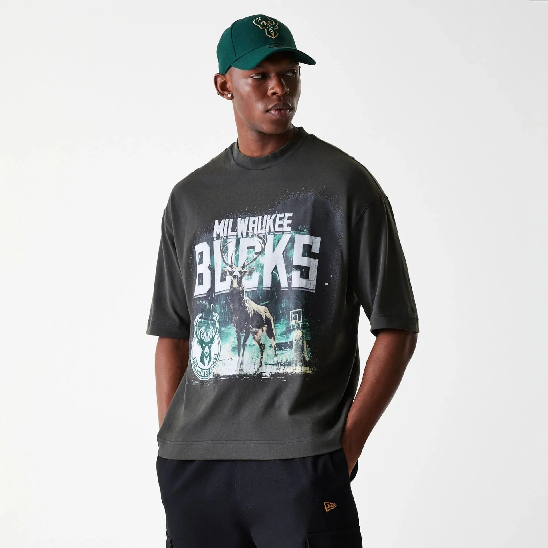 Milwaukee Bucks NBA Washed Graphic Grey T-Shirt - Image 3