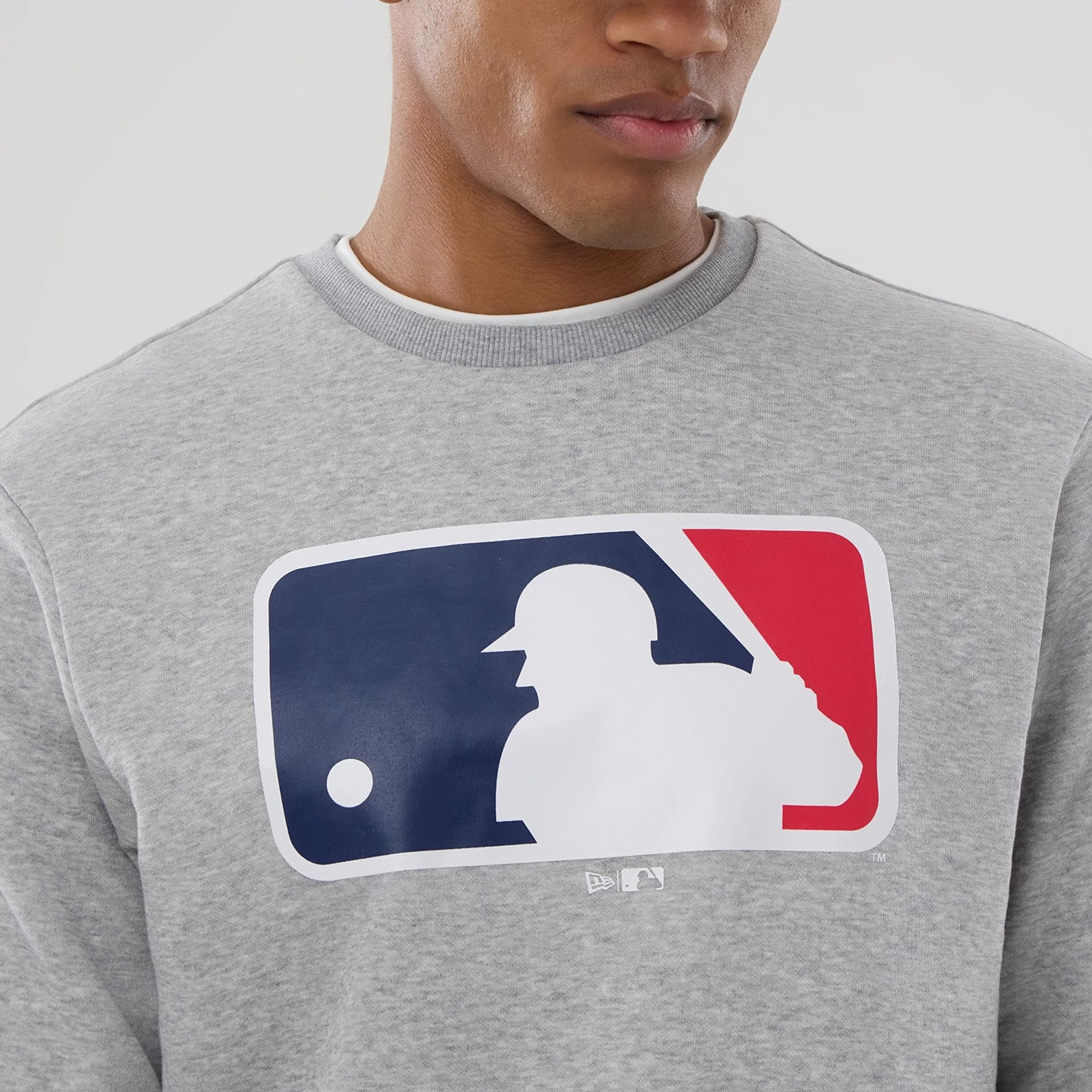 MLB Generic Logo Grey Crew Neck Sweater - Image 4