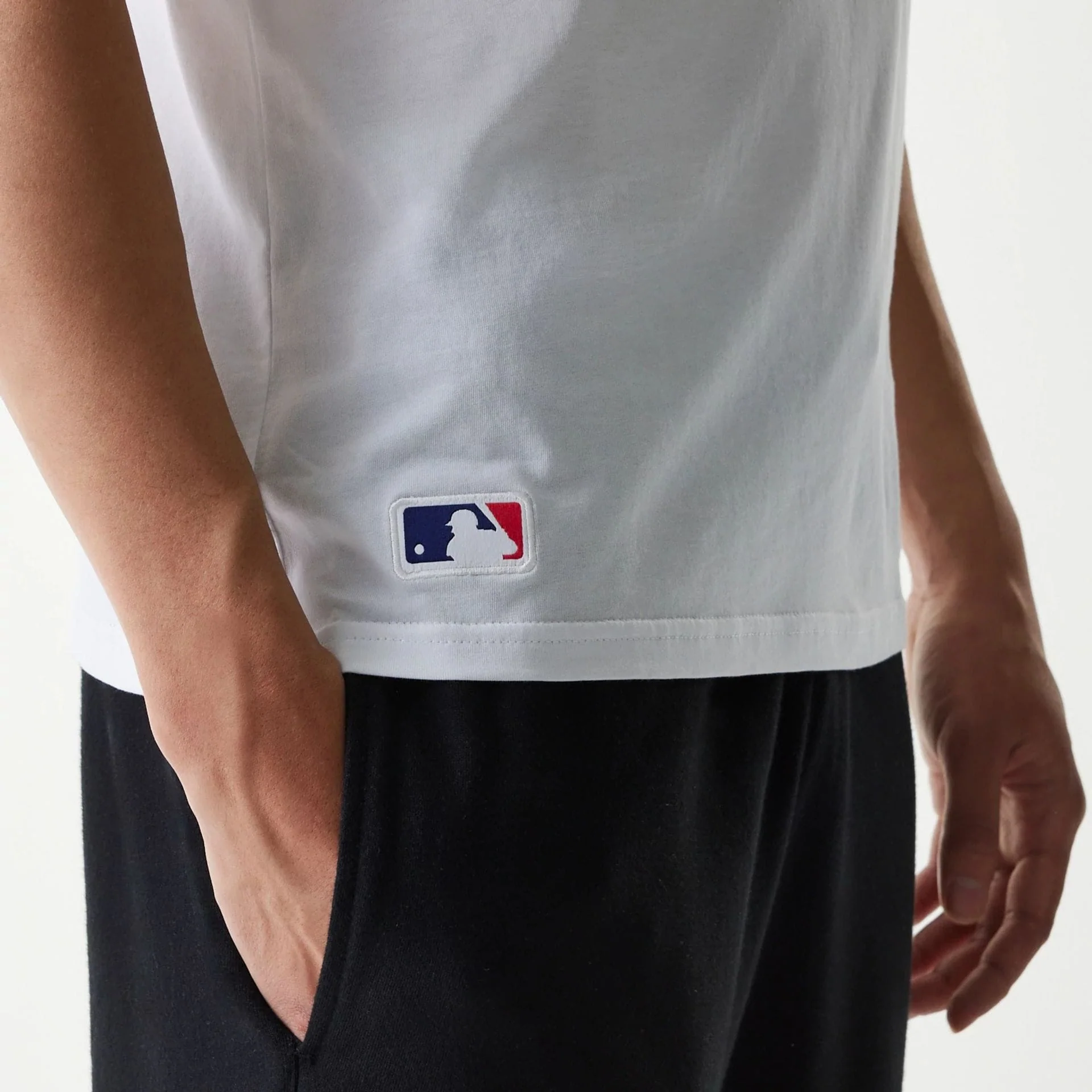 MLB Generic Logo MLB Regular White T-Shirt - Image 4