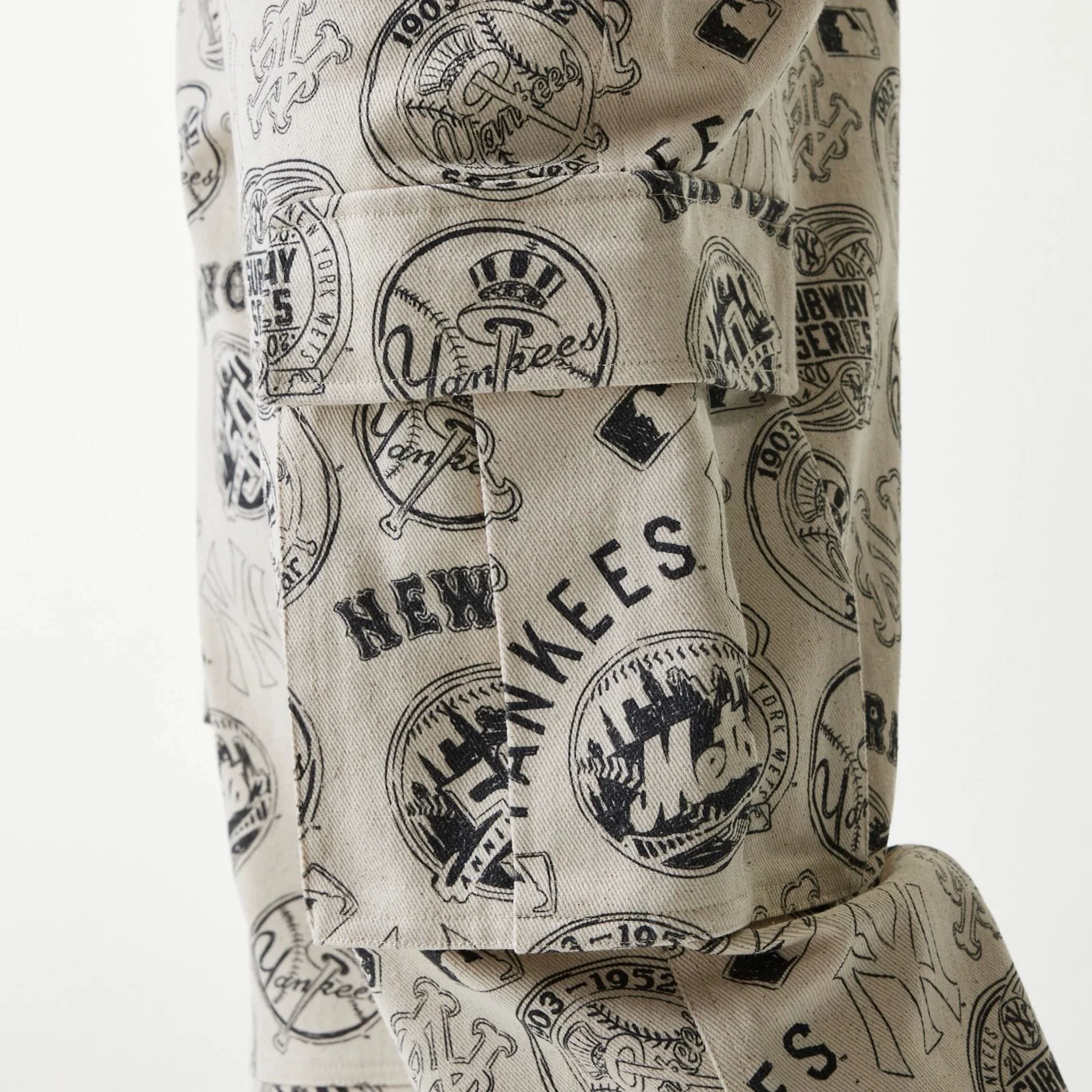 MLB Subway Series All Over Print Cargo Trousers - Image 5