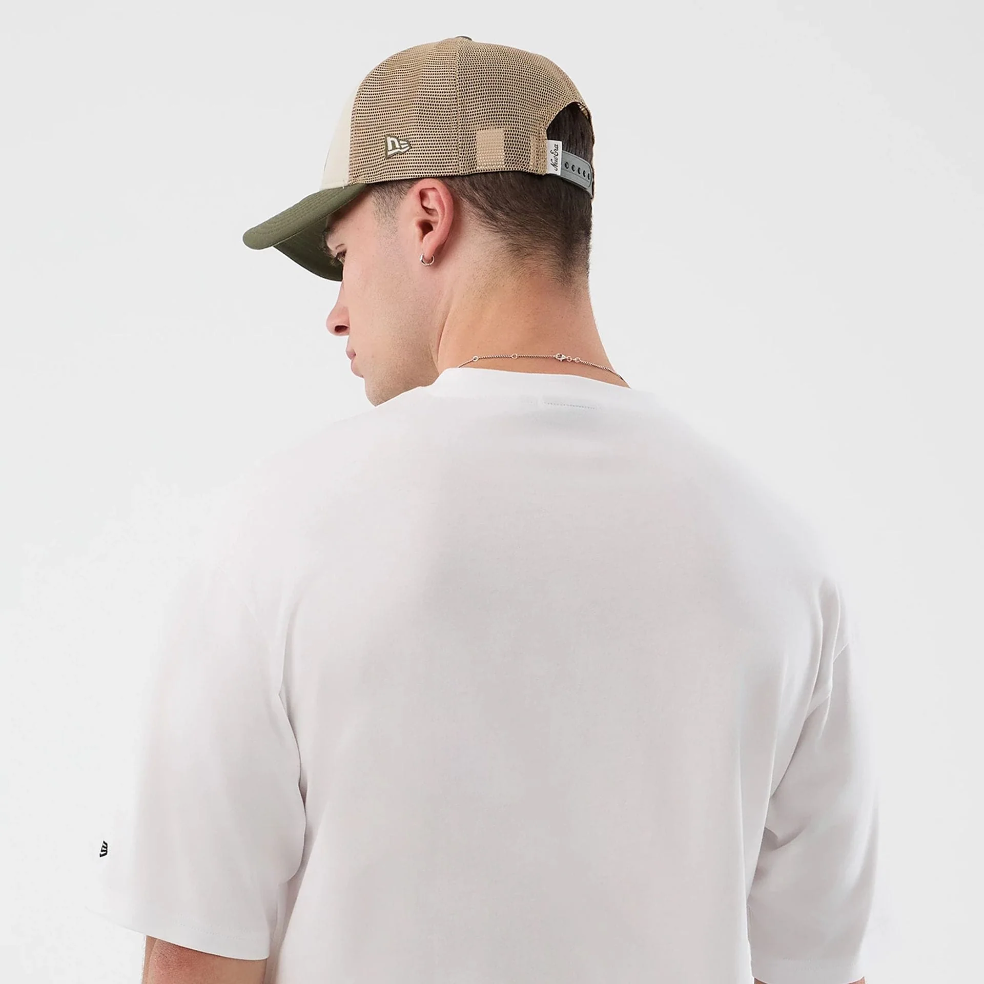 New Era Beach Graphic White Oversized T-Shirt - Image 8