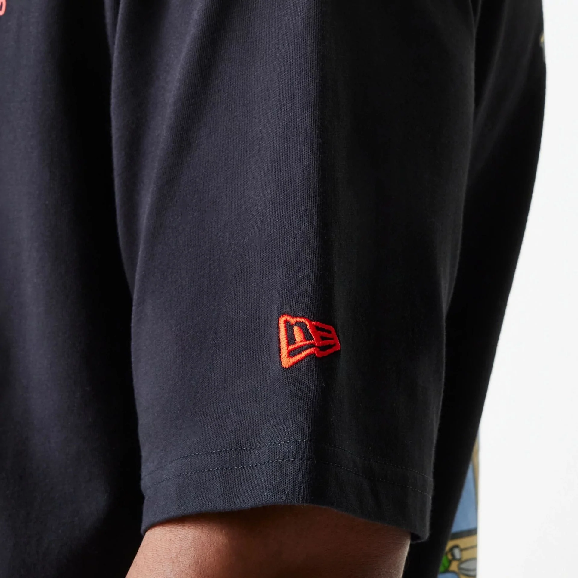 New Era Cafe Graphic Black Oversized T-Shirt - Image 7