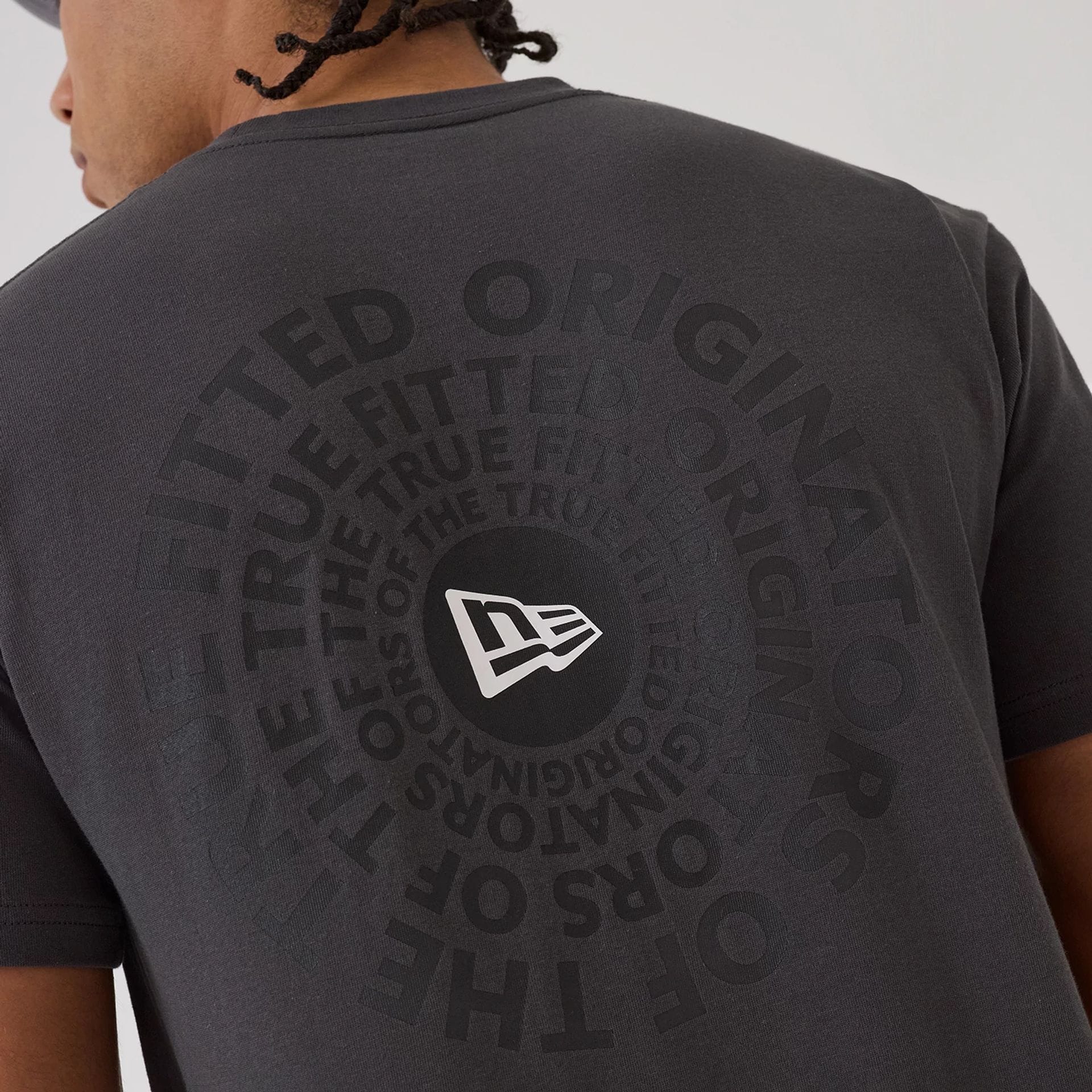 New Era Circle Grey T-Shirt - Image 4