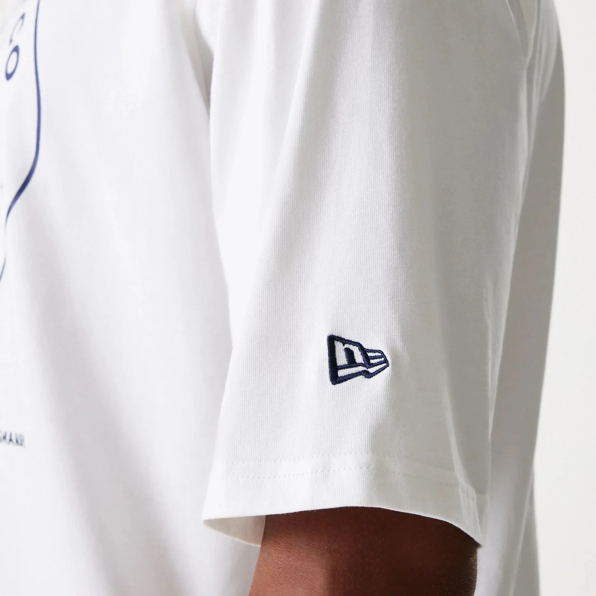 New Era Crest White Oversized T-Shirt - Image 6