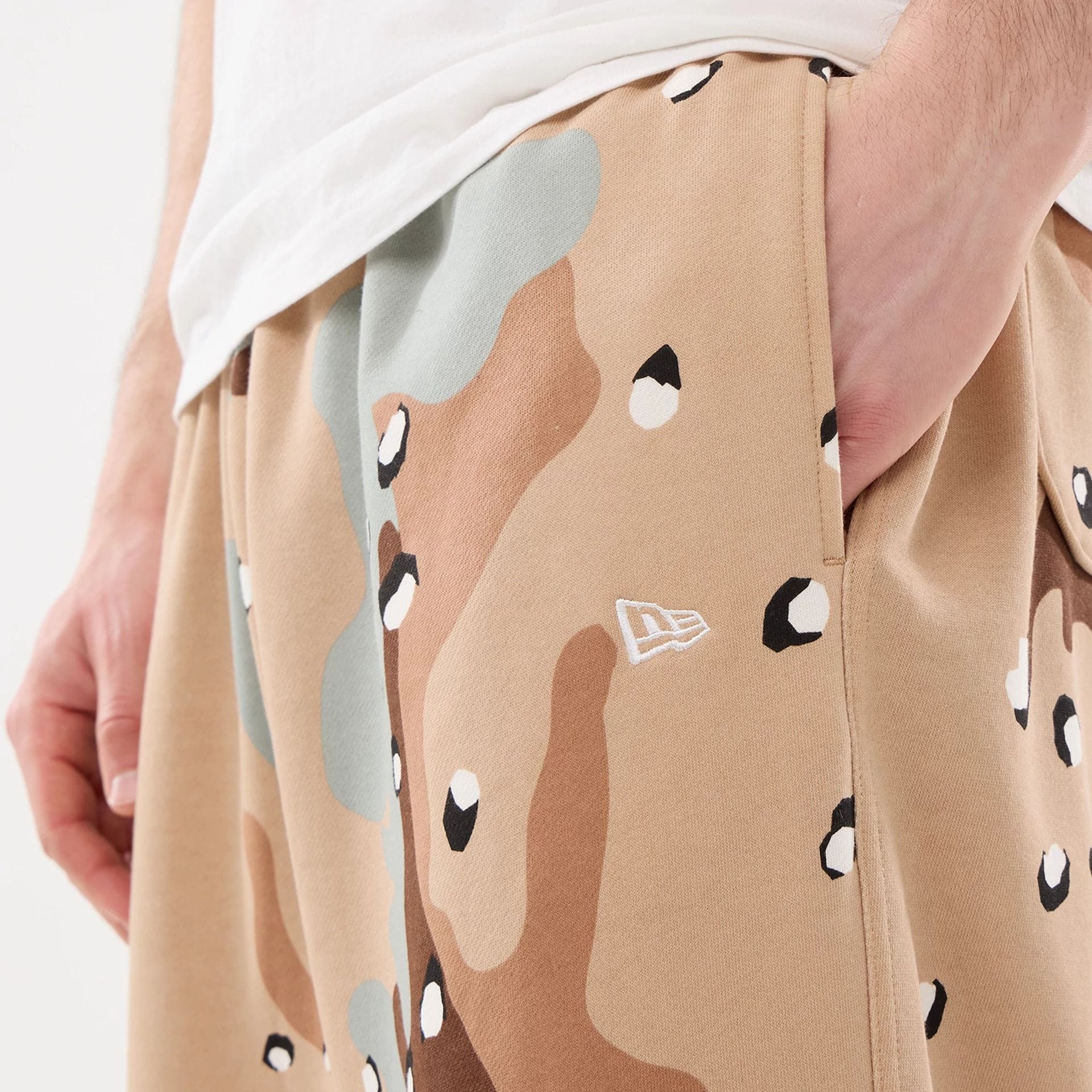 New Era Desert Camo Joggers - Image 3