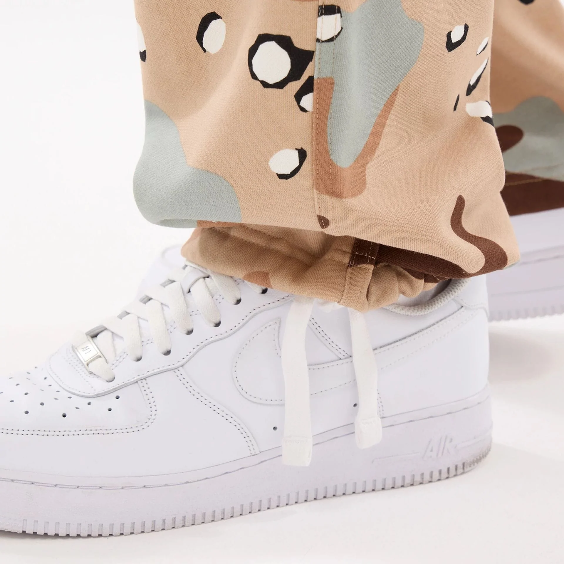 New Era Desert Camo Joggers - Image 5
