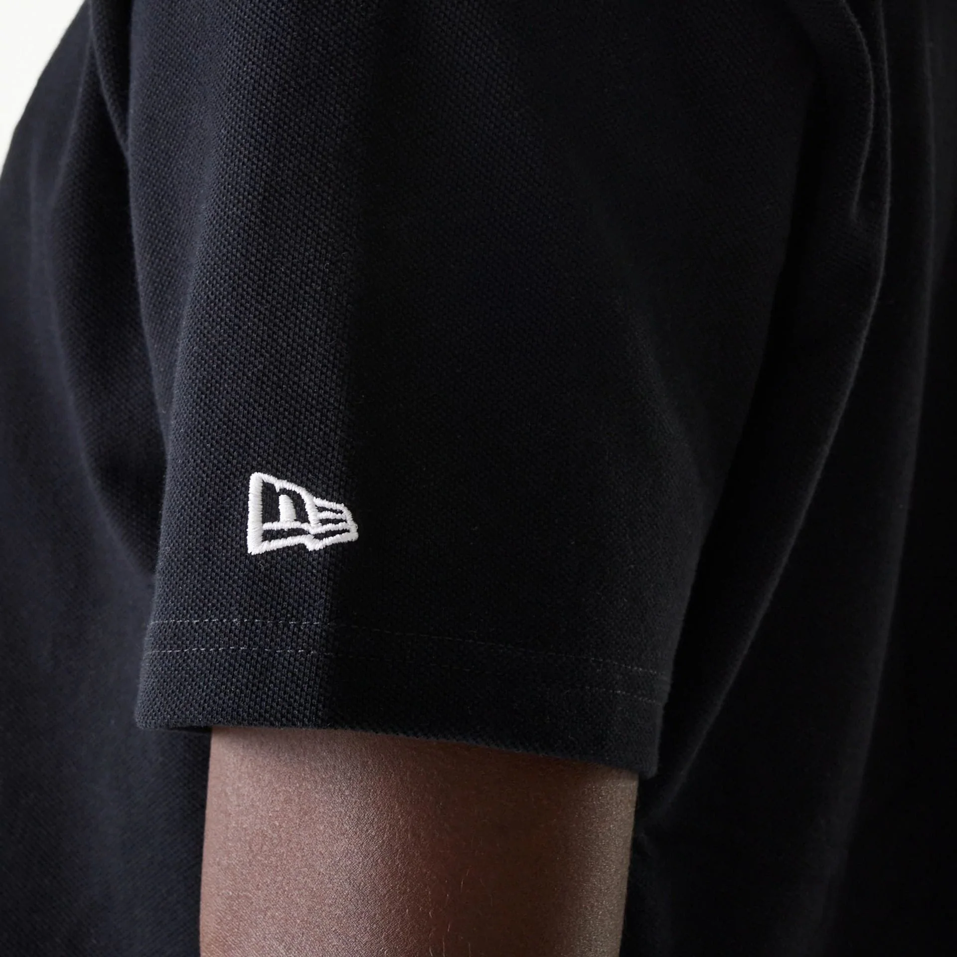New Era Drop Shoulder Black Polo Shirt - Image 5