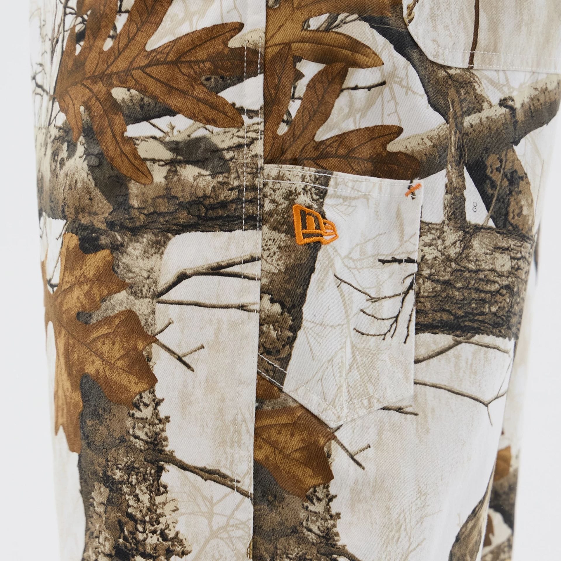 New Era Earthy Skin Real Tree Snow Oversized Shorts - Image 3