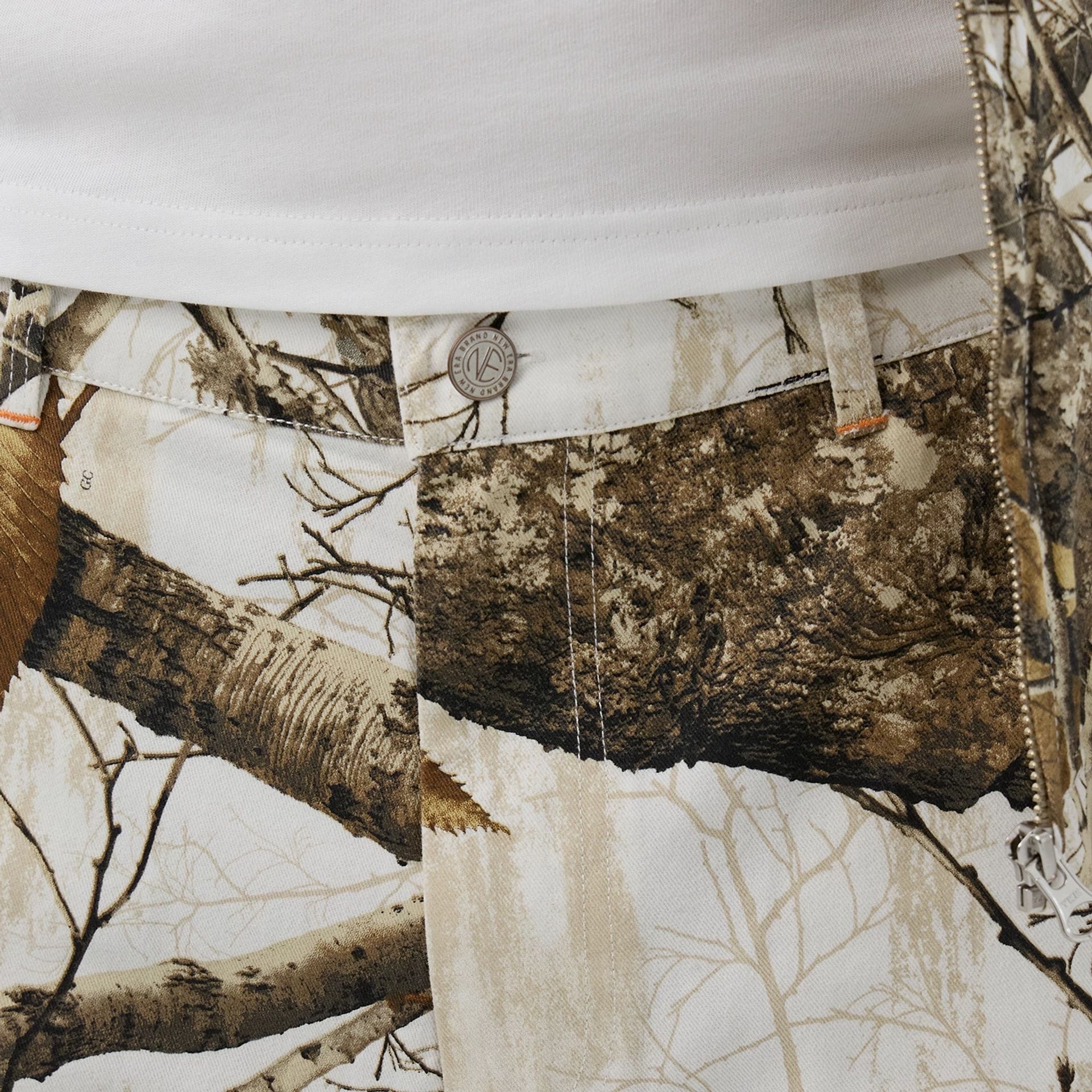 New Era Earthy Skin Real Tree Snow Oversized Shorts - Image 4