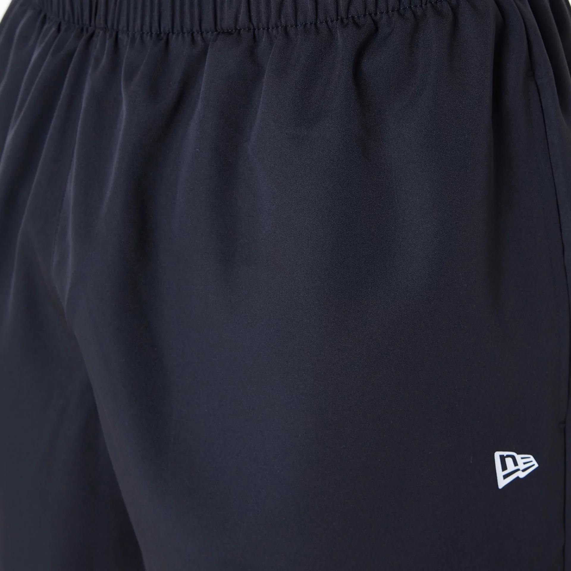 New Era Essential Black Shorts - Image 4