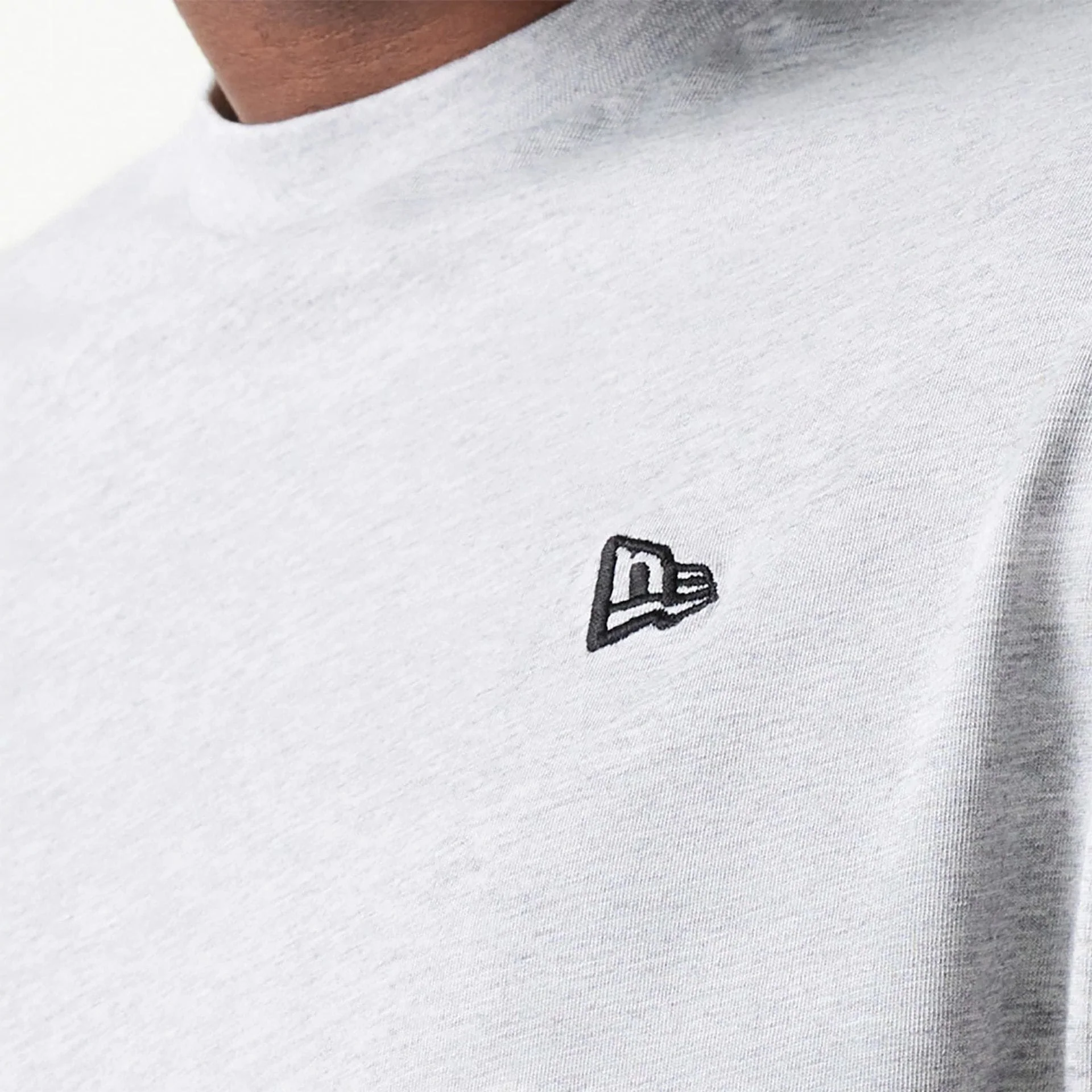 New Era Essential Grey Oversized T-Shirt - Image 4