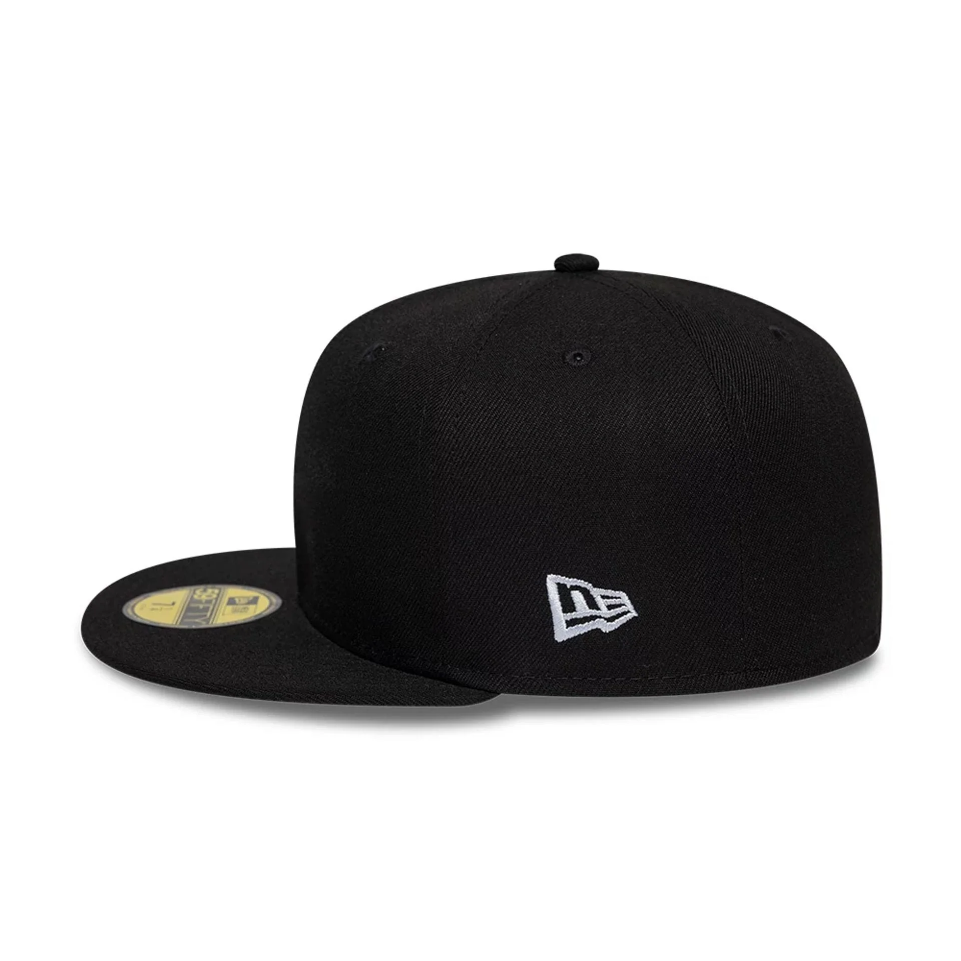 New Era Essential Tagging Black 59FIFTY Fitted Cap - Image 4