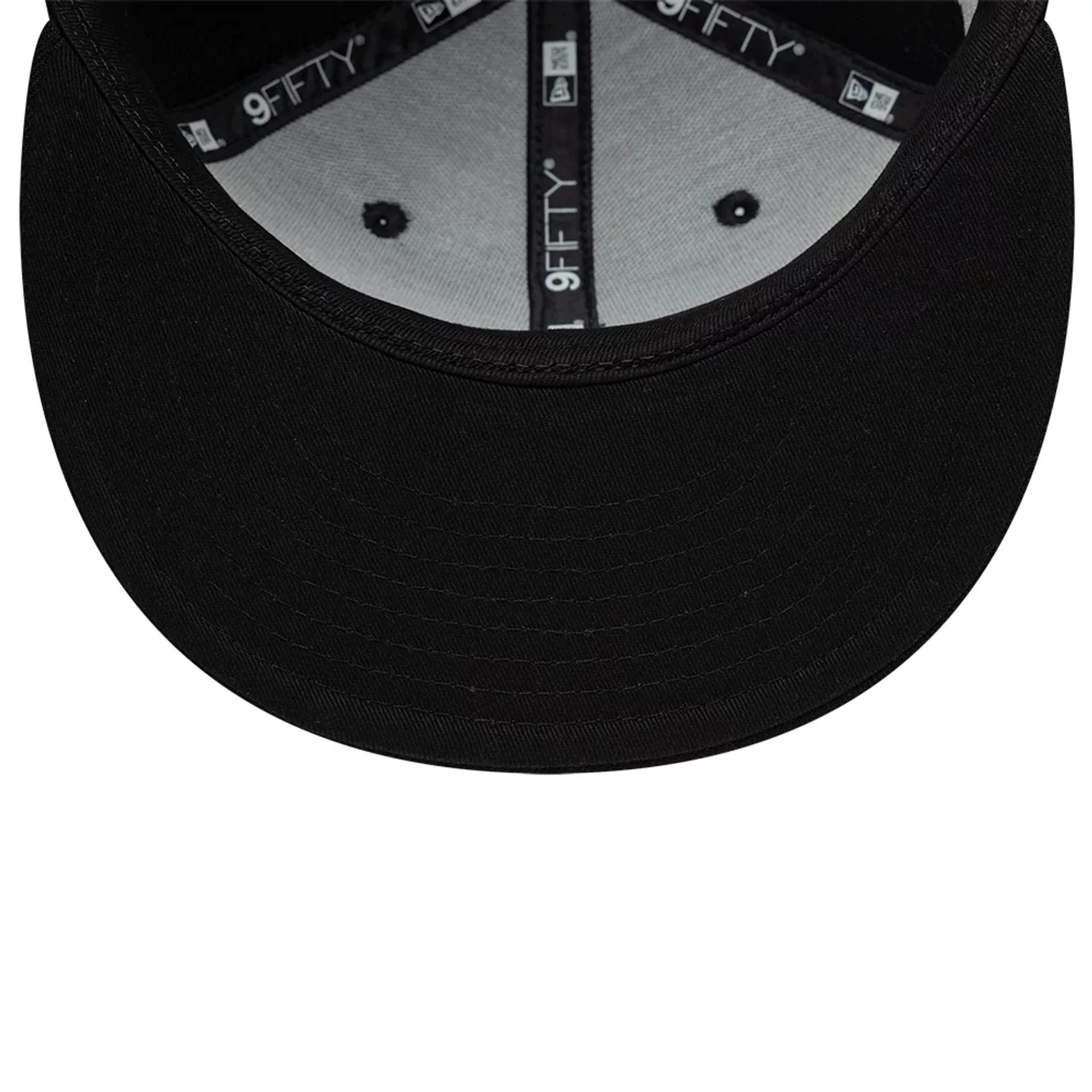 New Era Essential Tagging Black 9FIFTY Snapback Adjustable Cap - Image 7
