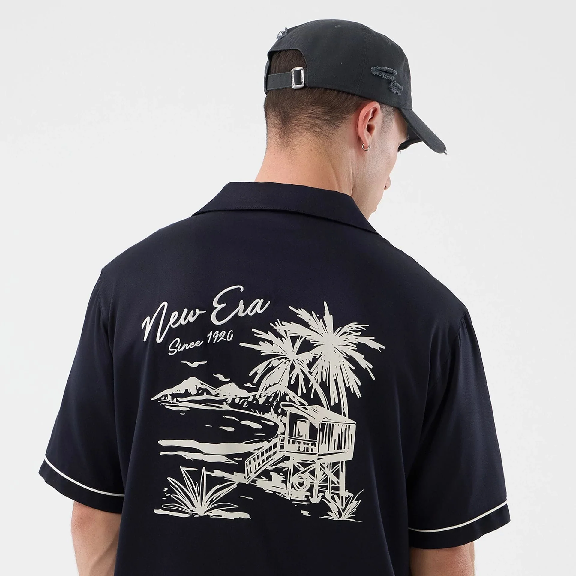 New Era Graphic Revere Navy Short Sleeve Shirt - Image 5