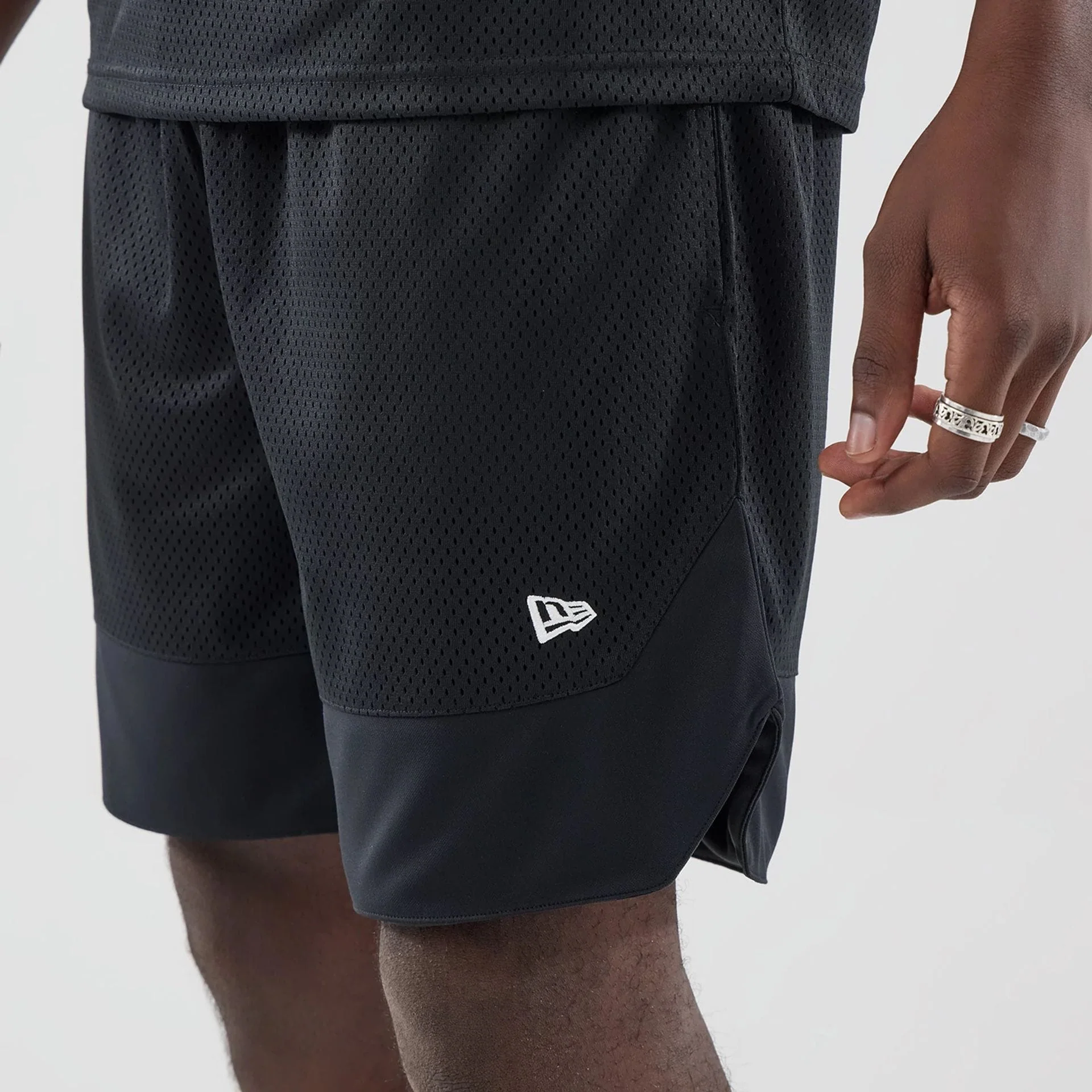 New Era Mesh Black Oversized Shorts - Image 5