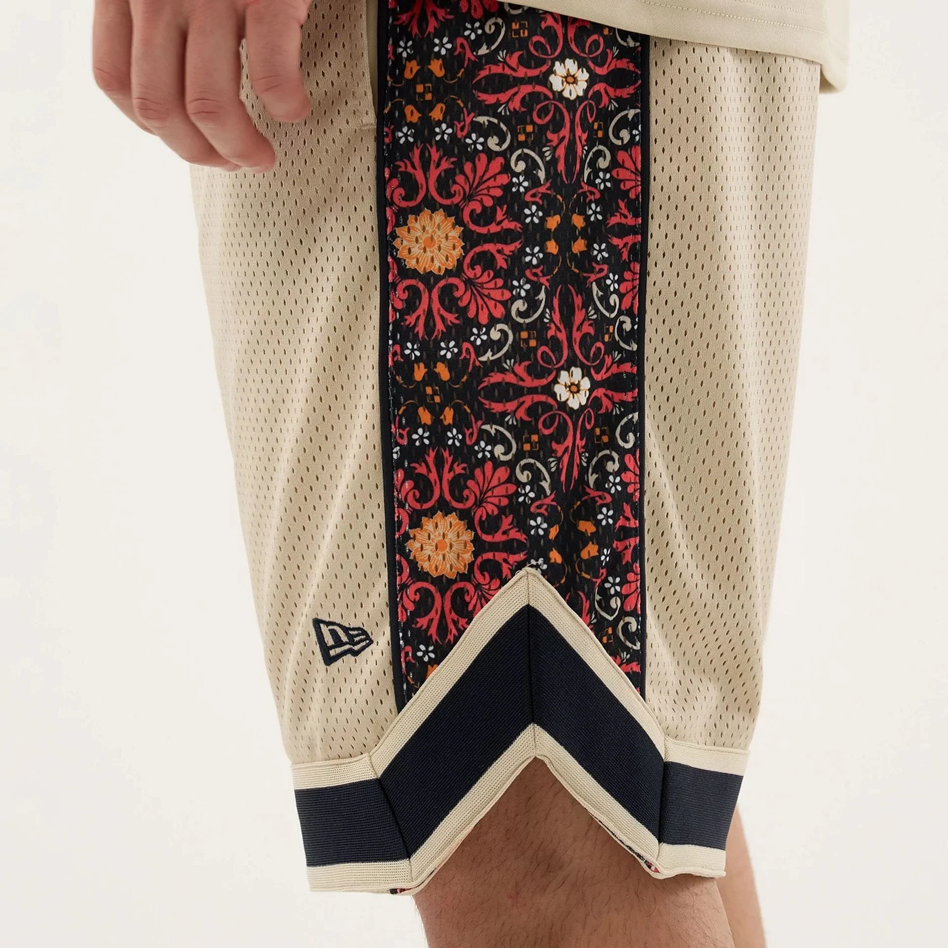New Era Mesh Light Beige Mesh Shorts - Image 4