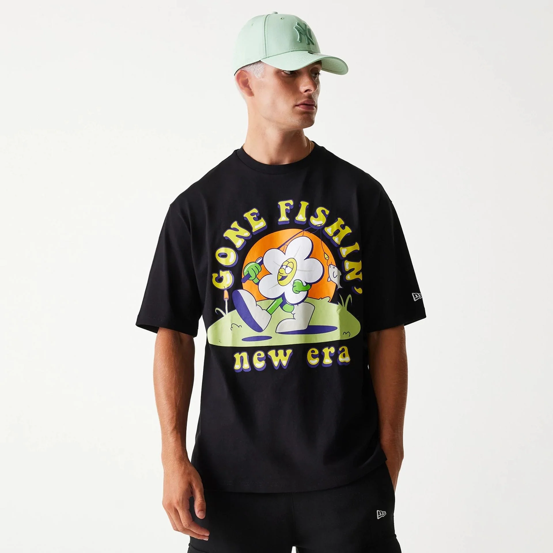 New Era Outdoor Graphic Black Oversized T-Shirt - Image 3