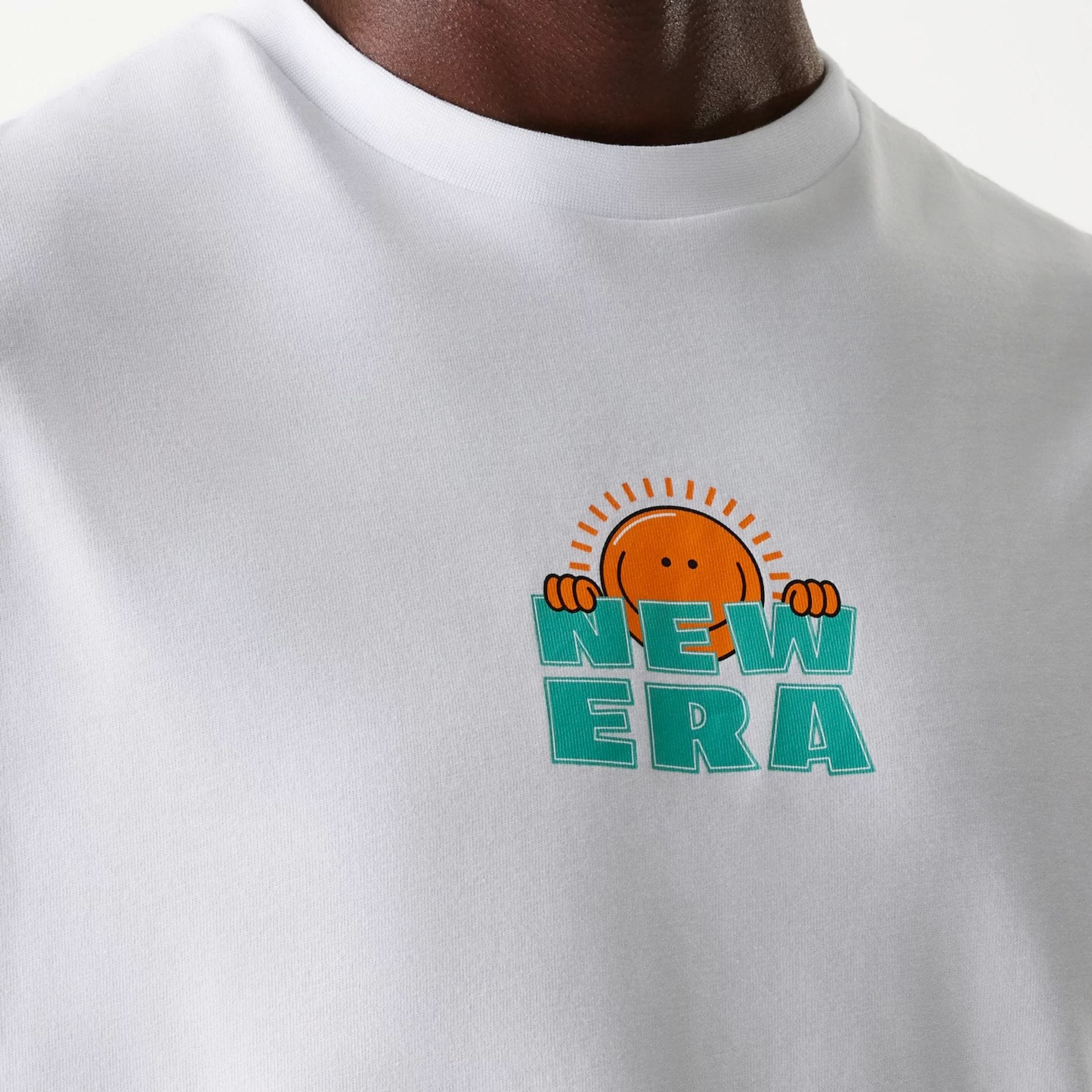 New Era Outdoor Graphic White Sleeveless T-Shirt - Image 7