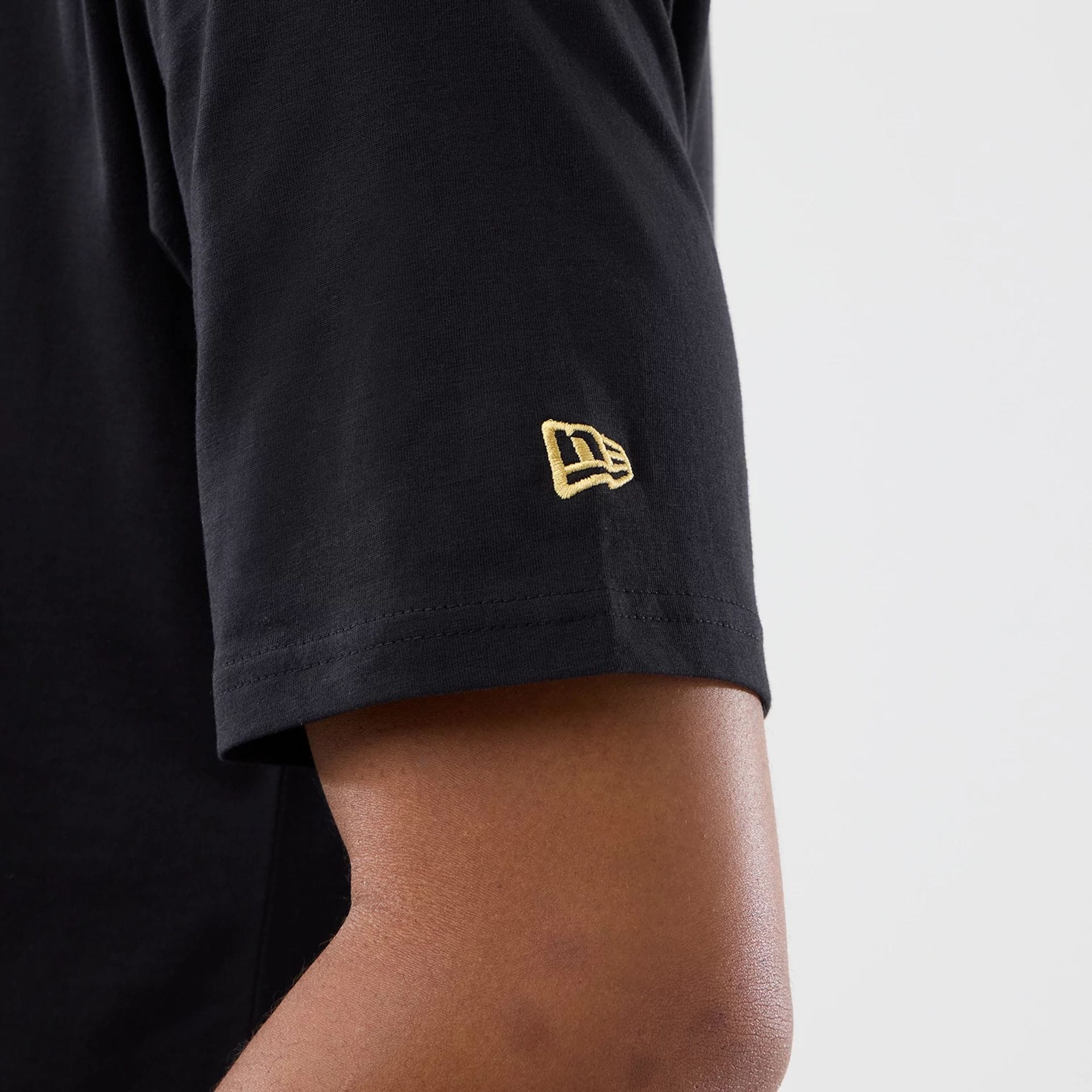 New Era Sticker Barcelona Black Oversized T-Shirt - Image 6