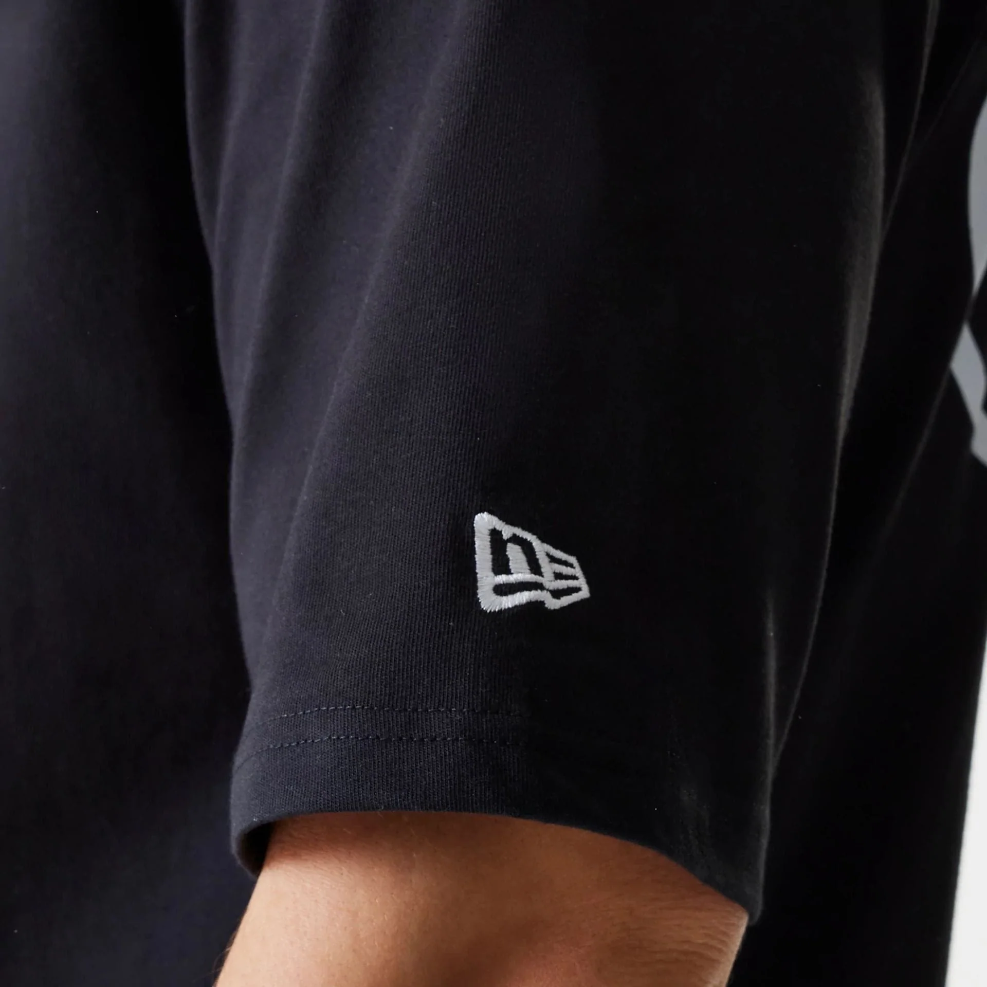 New Era Trucker Patch Black Oversized T-Shirt - Image 7