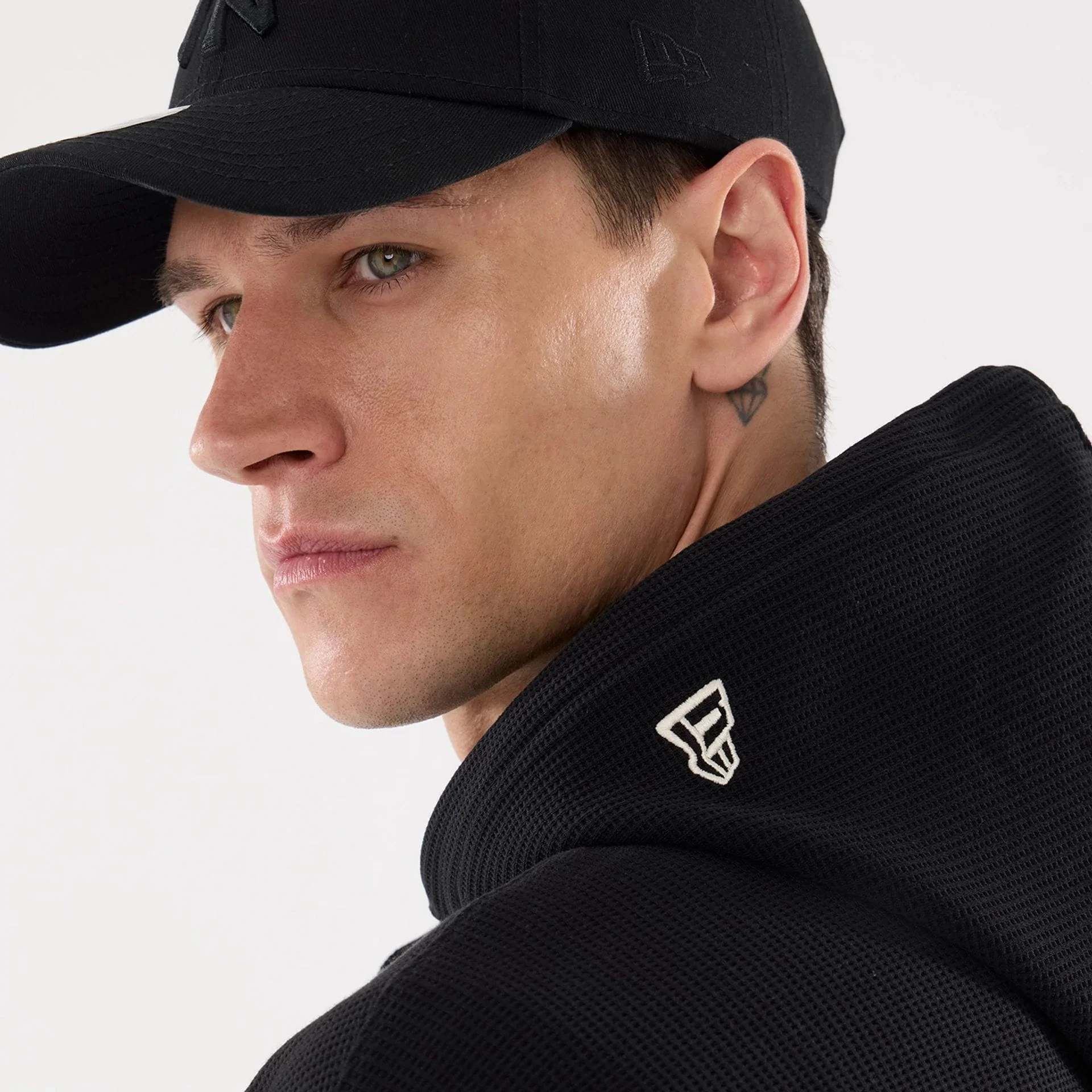 New Era Waffle Black Full Zip Hoodie - Image 7