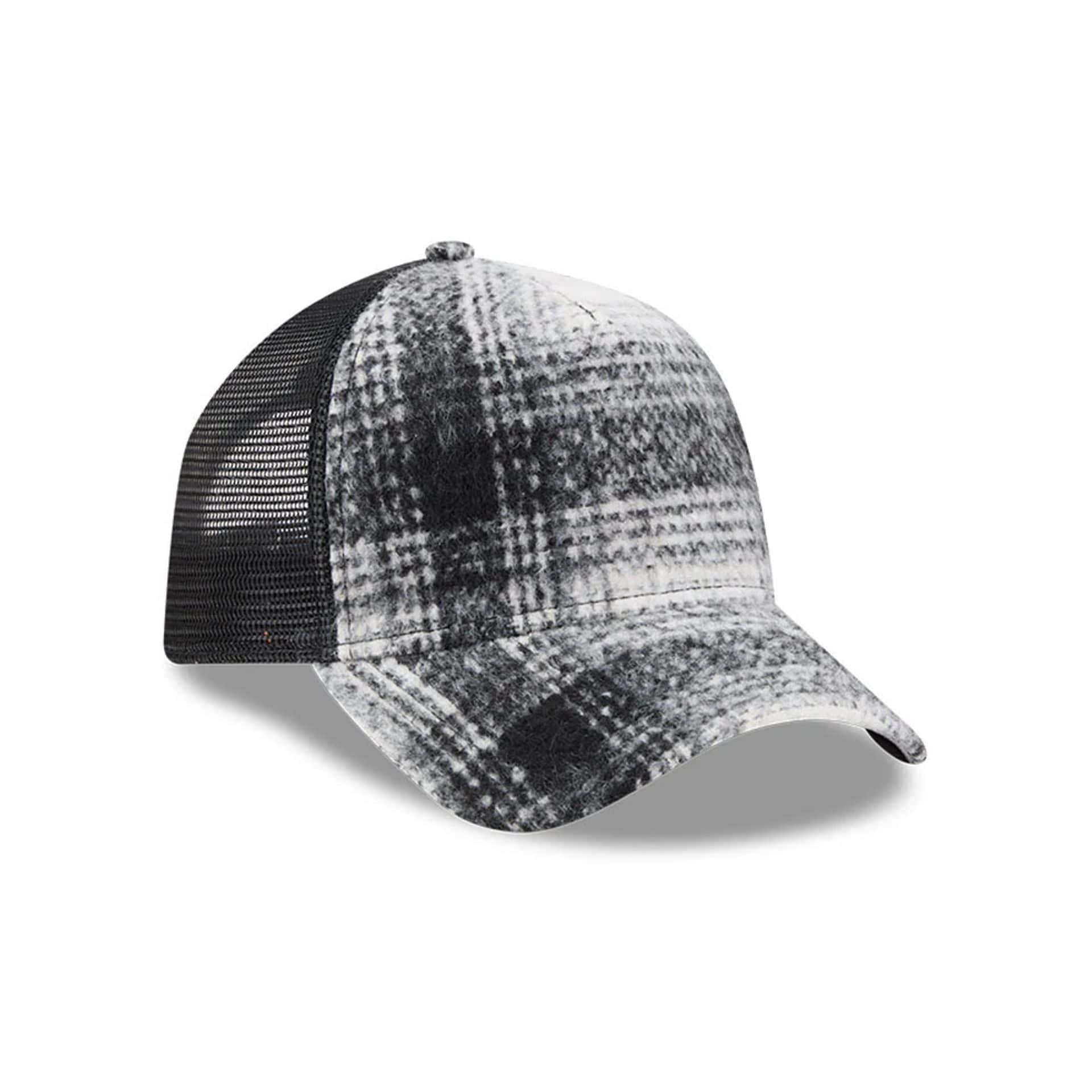 New Era White & Black Plaid 9FORTY A-Frame Trucker Adjustable Cap - Image 4