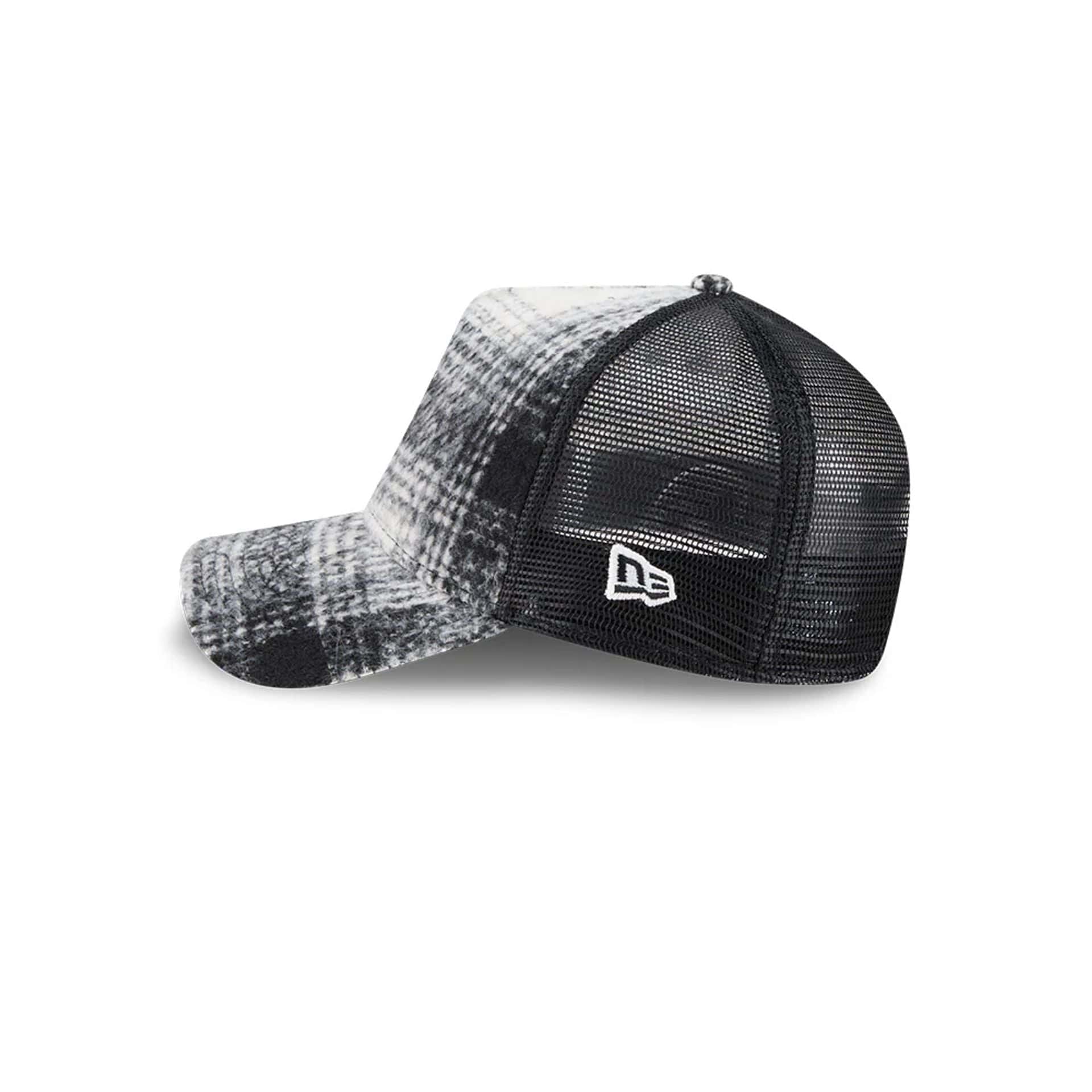 New Era White & Black Plaid 9FORTY A-Frame Trucker Adjustable Cap - Image 5