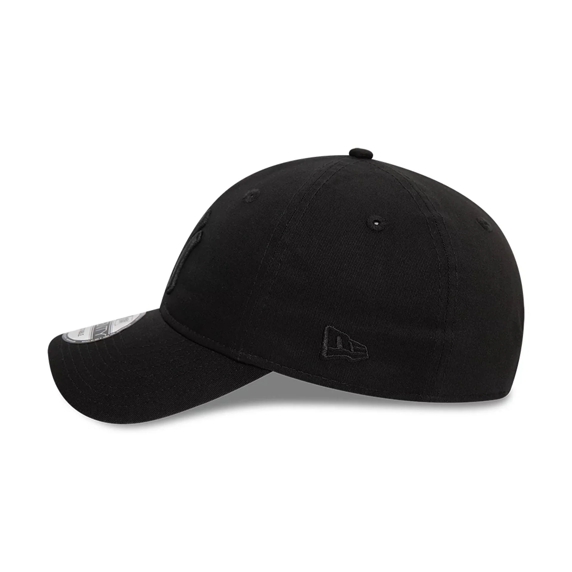 New York Yankees League Essential Black On Black 9TWENTY Adjustable Cap - Image 4