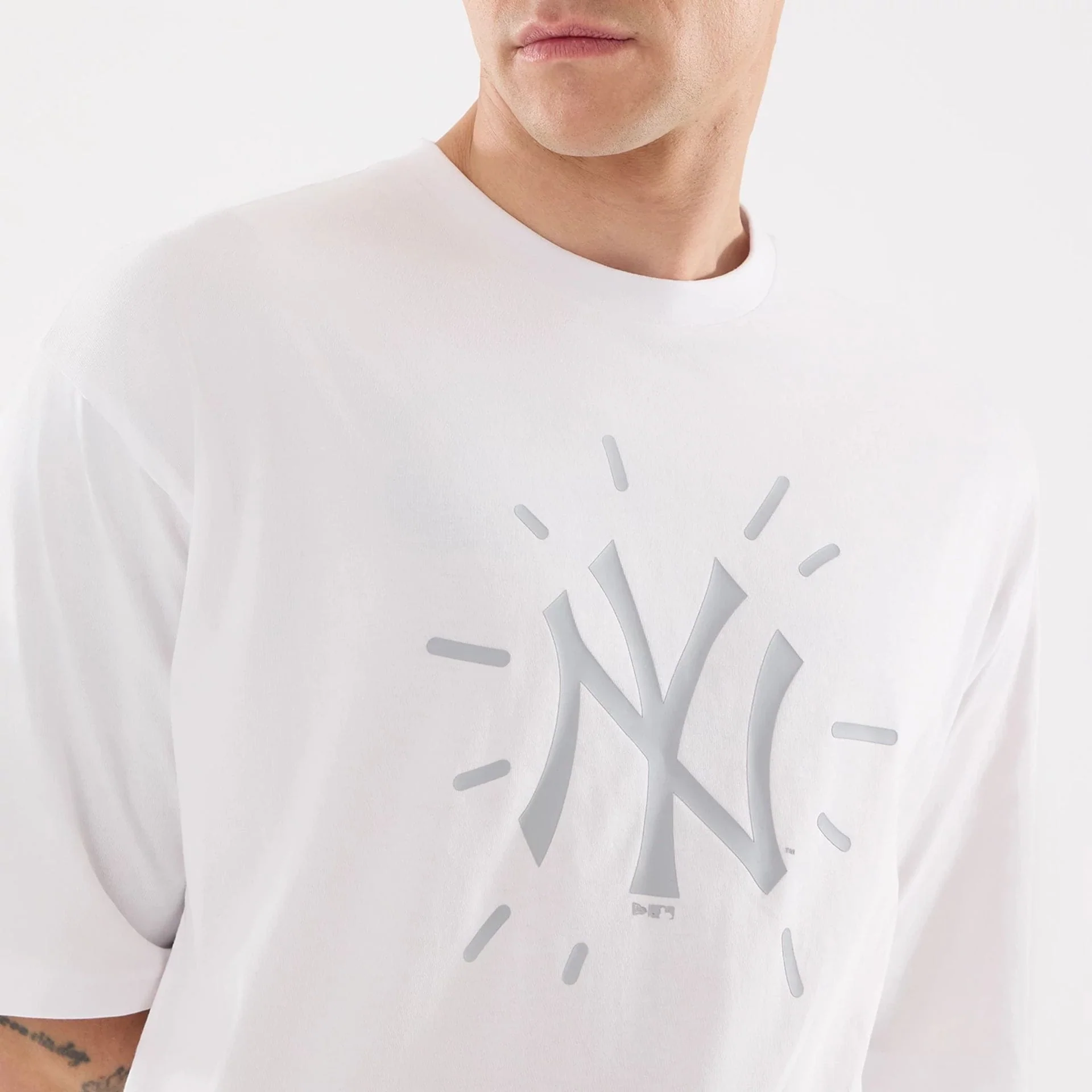 New York Yankees MLB 59FIFTY Day Graphic White T-Shirt - Image 7