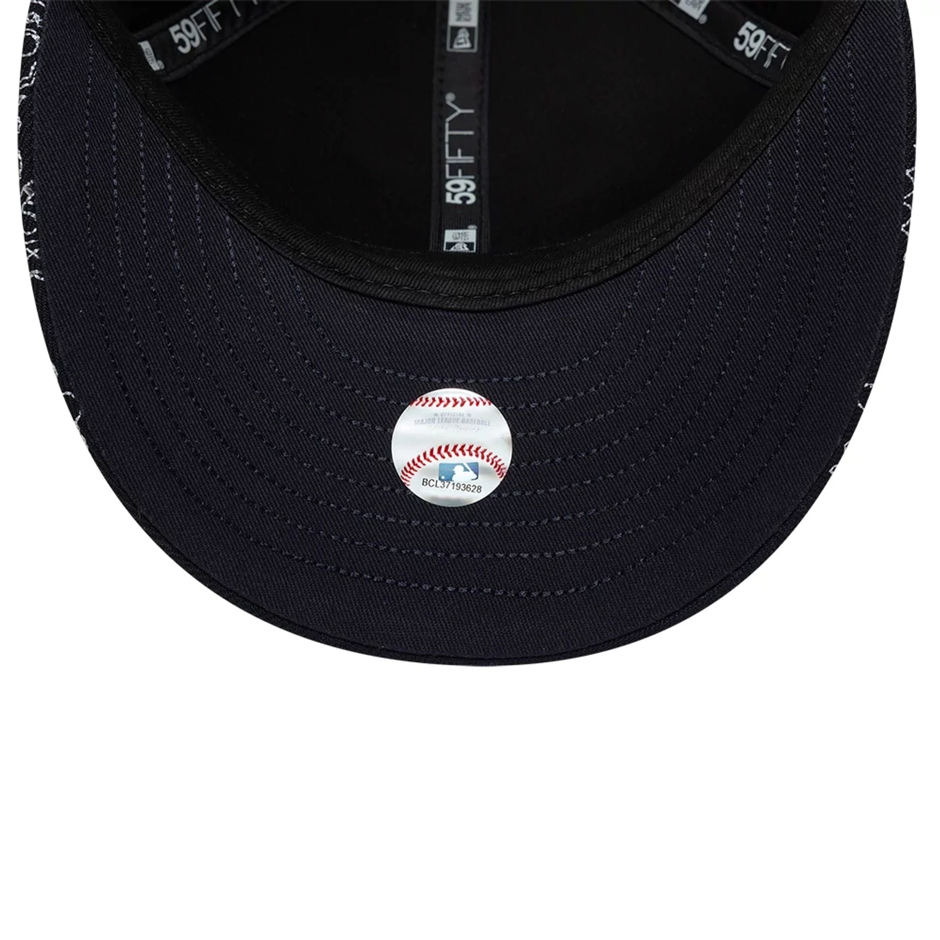 New York Yankees MLB All Over Paisley Navy Low Profile 59FIFTY Fitted Cap - Image 7