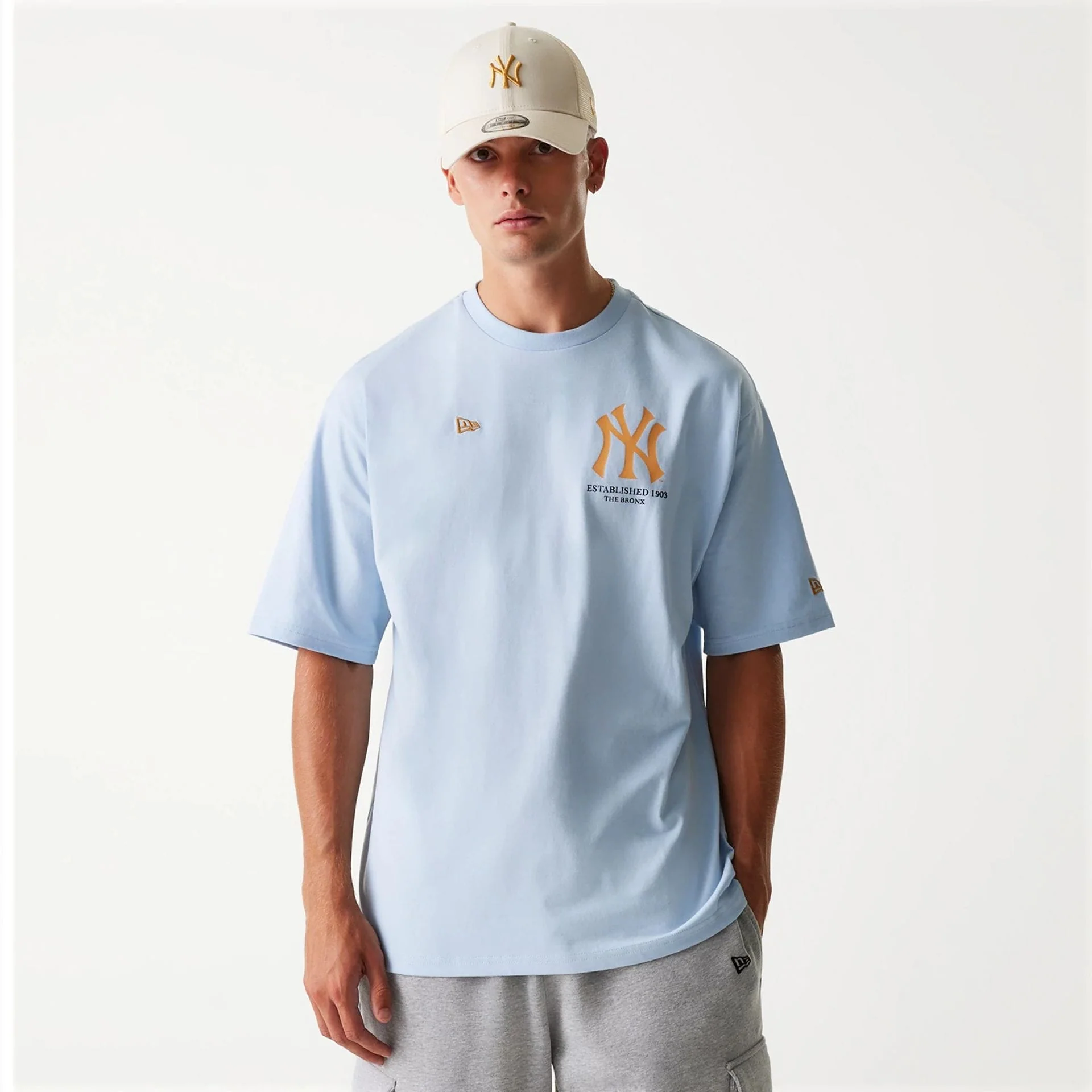 New York Yankees MLB Baseball Graphic Pastel Blue Oversized T-Shirt - Image 3