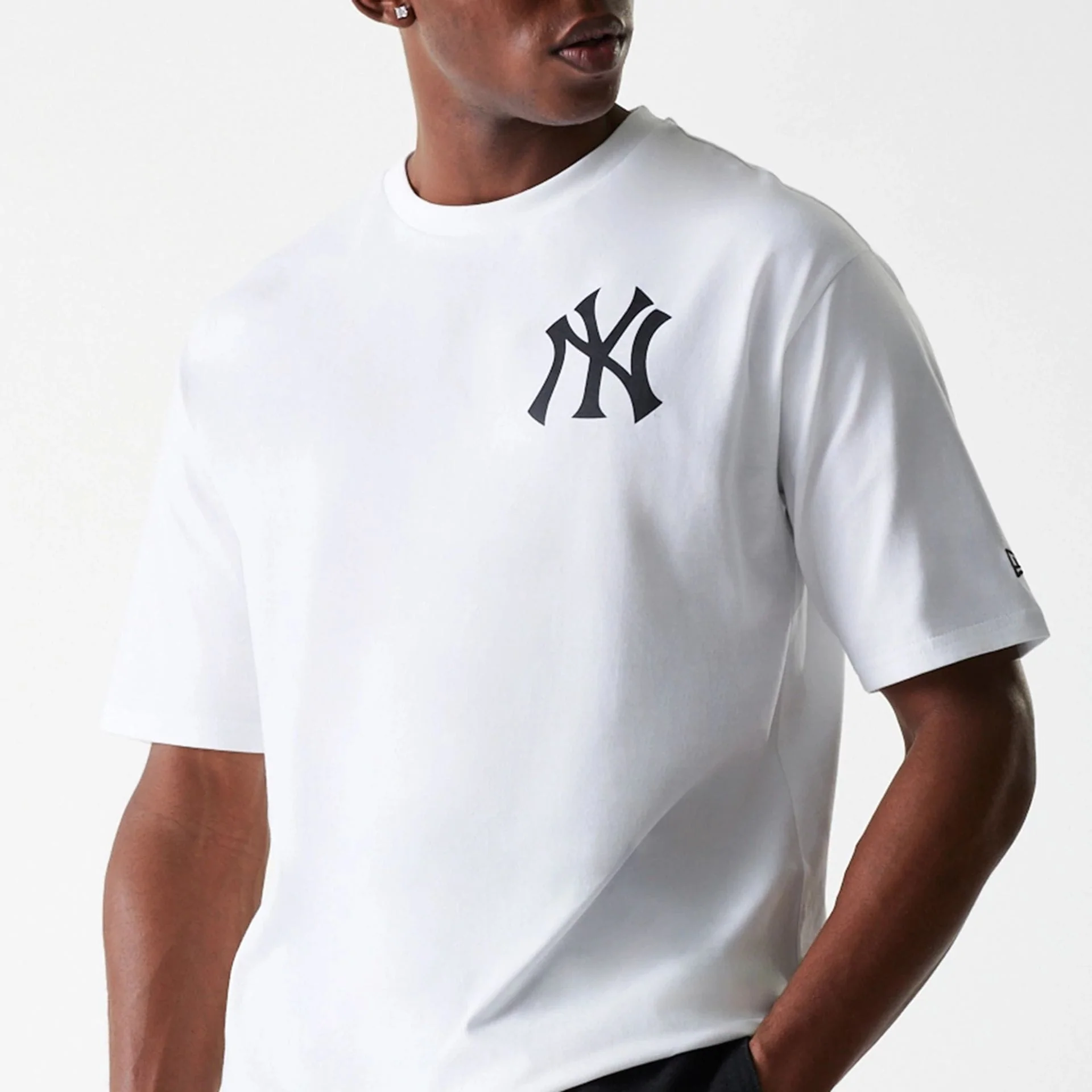 New York Yankees MLB Baseball Graphic White Oversized T-Shirt - Image 7
