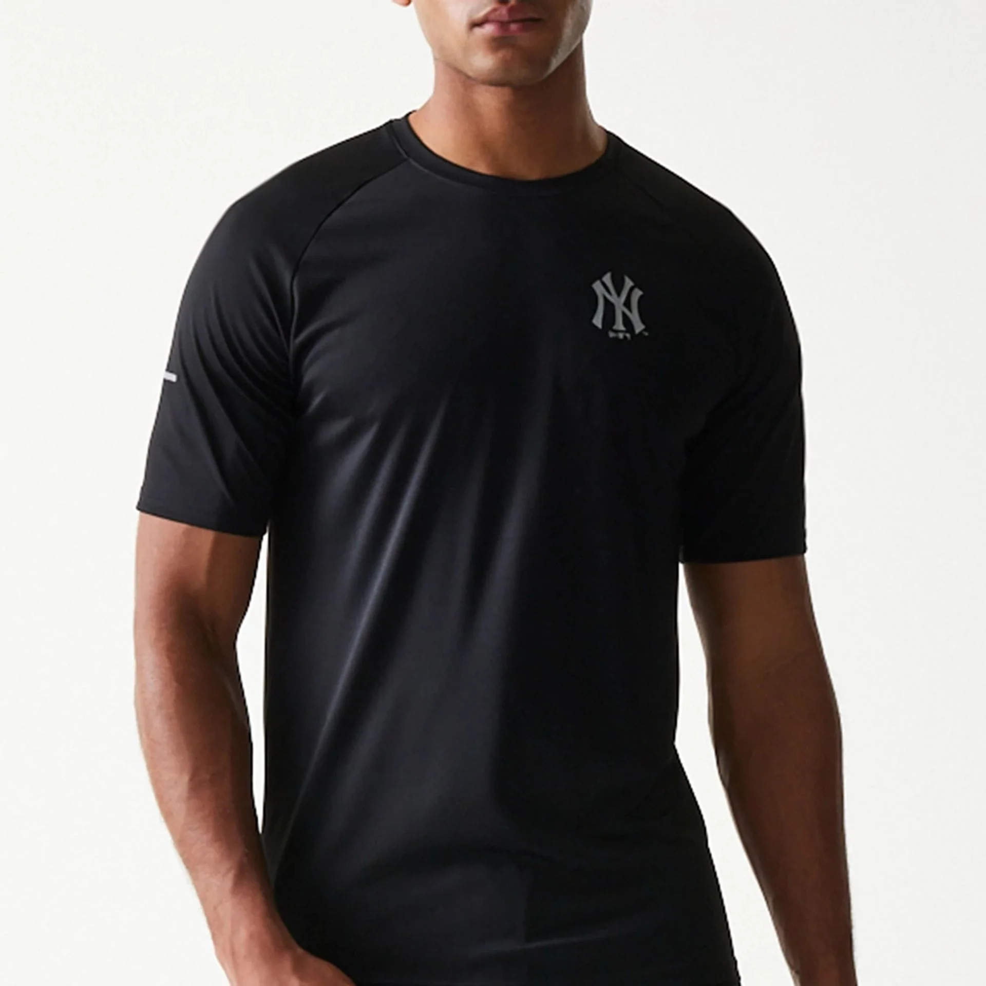 New York Yankees MLB Black T-Shirt - Image 3