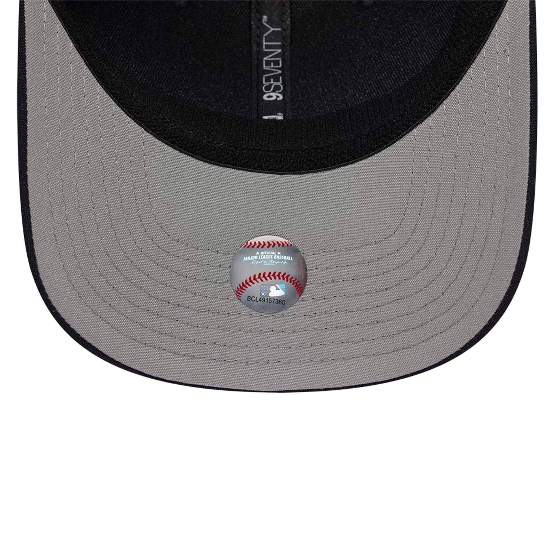 New York Yankees MLB Circles Navy 9SEVENTY Stretch Snap Adjustable Cap - Image 2