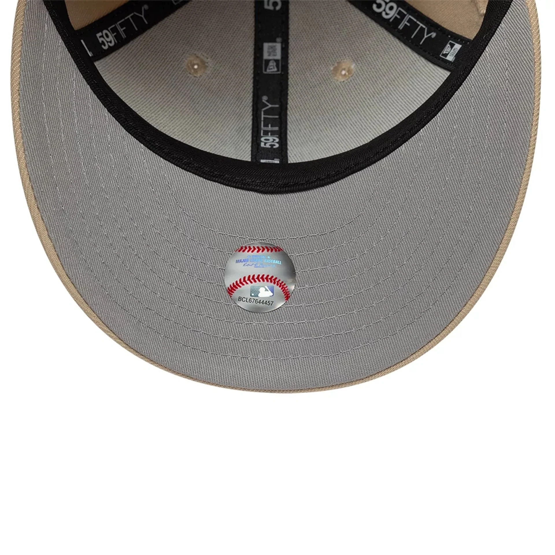 New York Yankees MLB College Varsity Beige Low Profile 59FIFTY Fitted Cap - Image 2