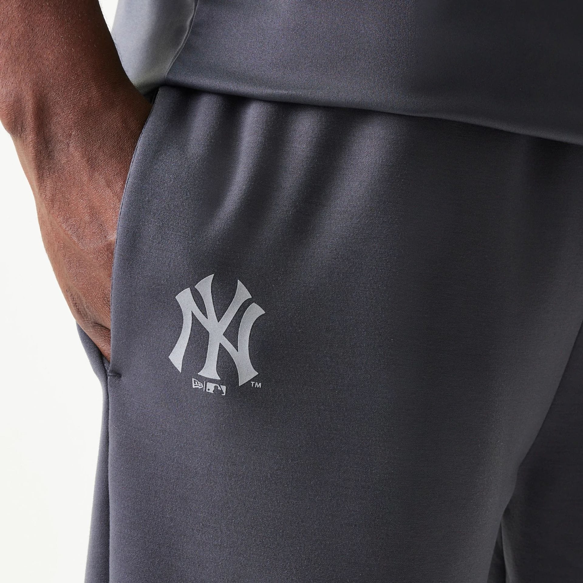 New York Yankees MLB Dark Grey Joggers - Image 4