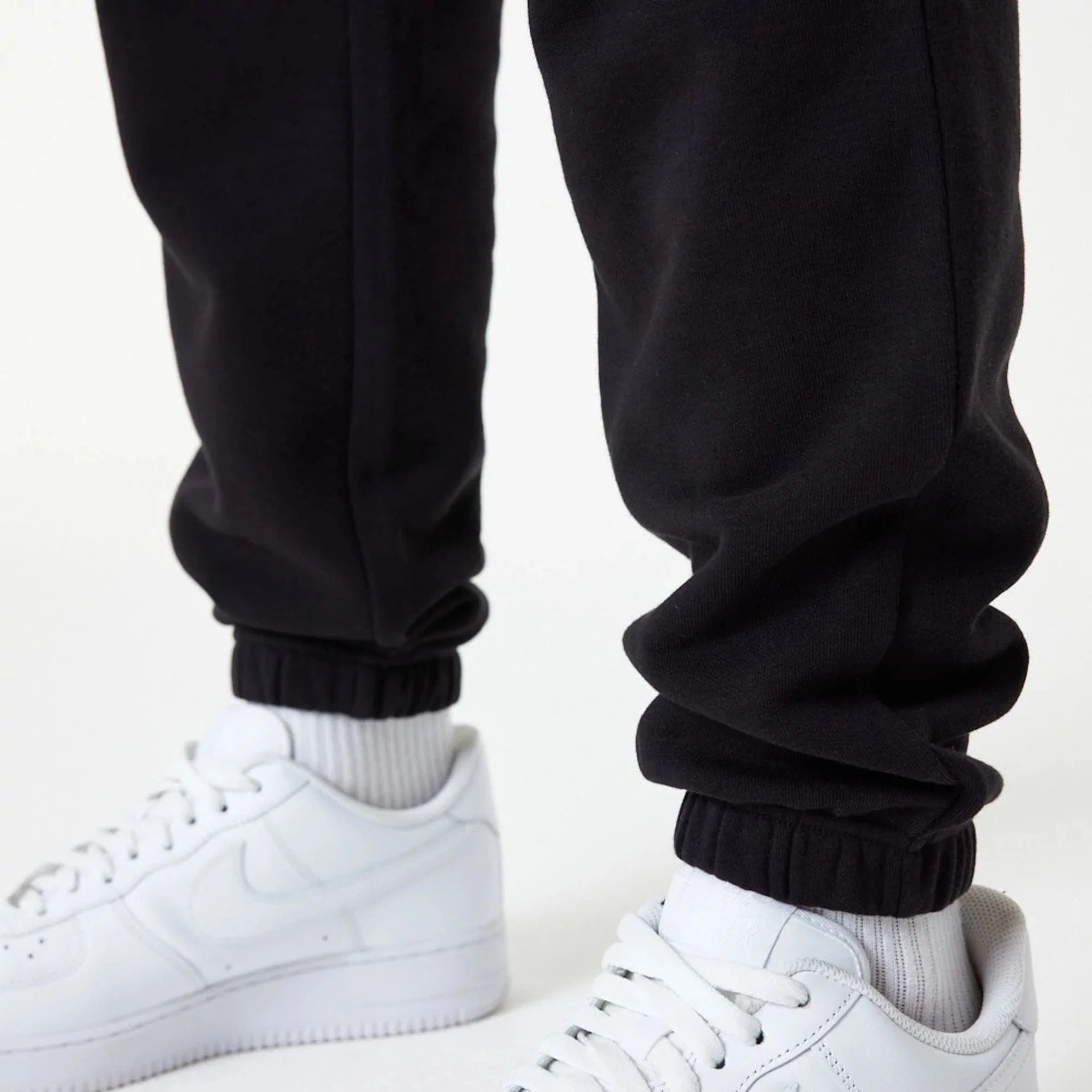 New York Yankees MLB Essential Black Joggers - Image 3