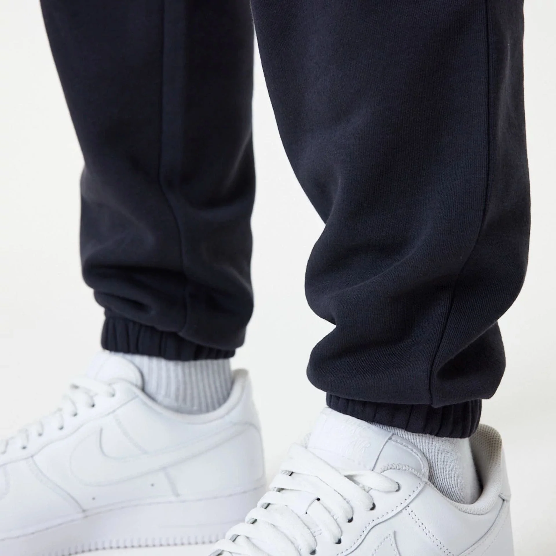 New York Yankees MLB Essential Navy Joggers - Image 3