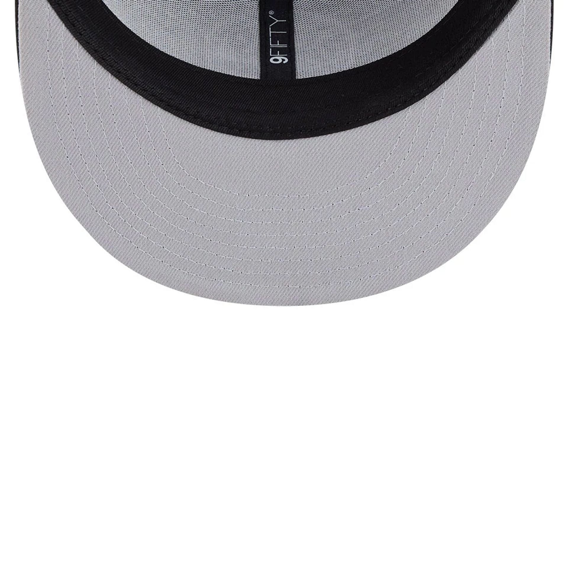 New York Yankees MLB Evergreen Black 9FIFTY Trucker Adjustable Cap - Image 2