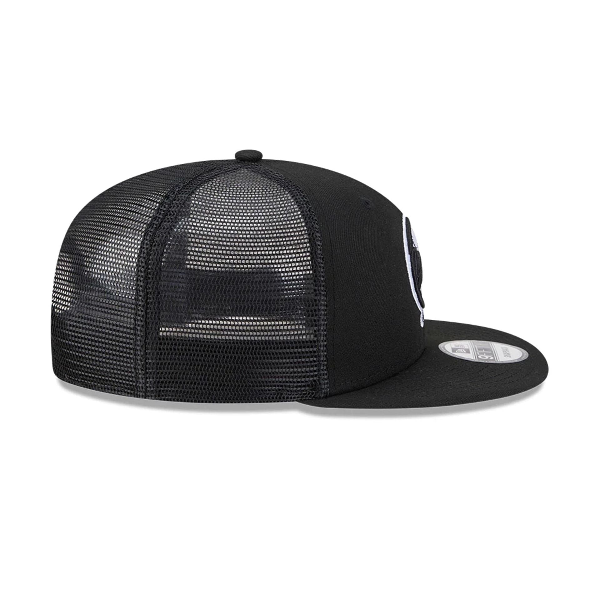 New York Yankees MLB Evergreen Black 9FIFTY Trucker Adjustable Cap - Image 7
