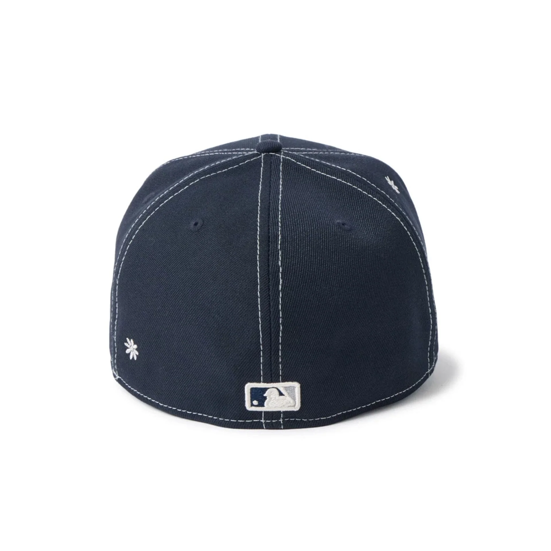 New York Yankees MLB Floral Navy 59FIFTY Fitted Cap - Image 8