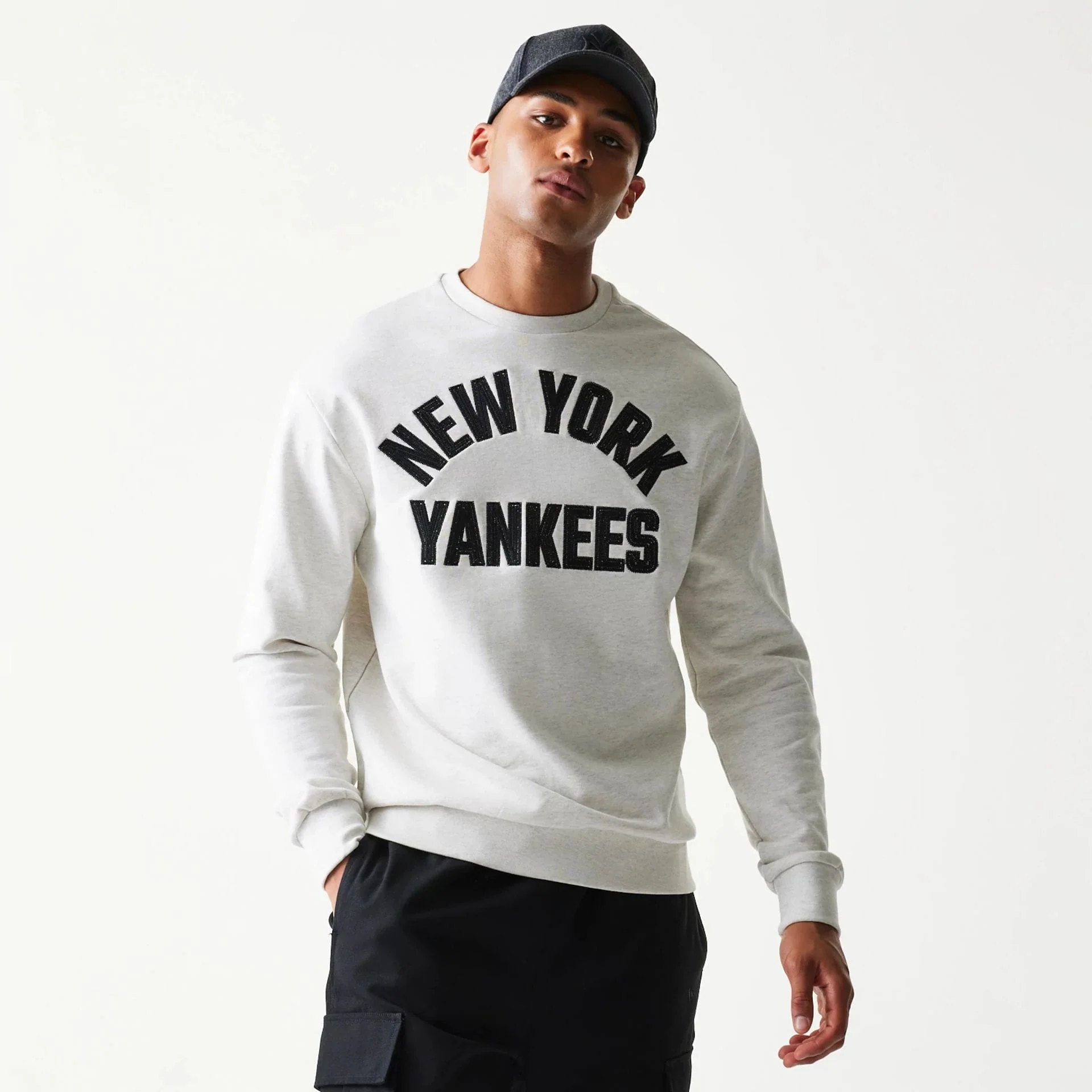 New York Yankees MLB Graphic Pastel Grey Oversized Crew Neck Sweater - Image 3