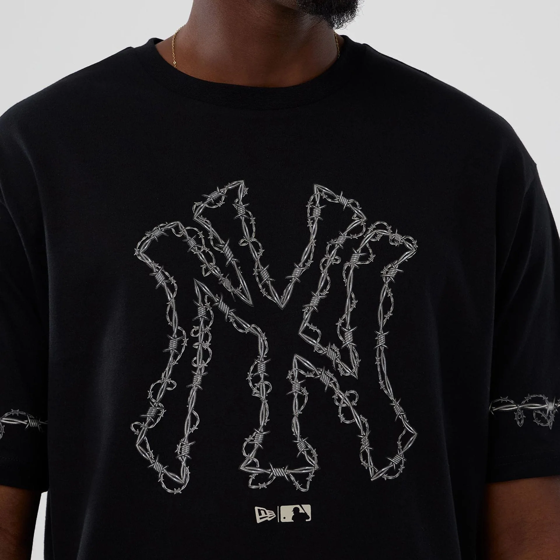 New York Yankees MLB Halloween Black Oversized T-Shirt - Image 3