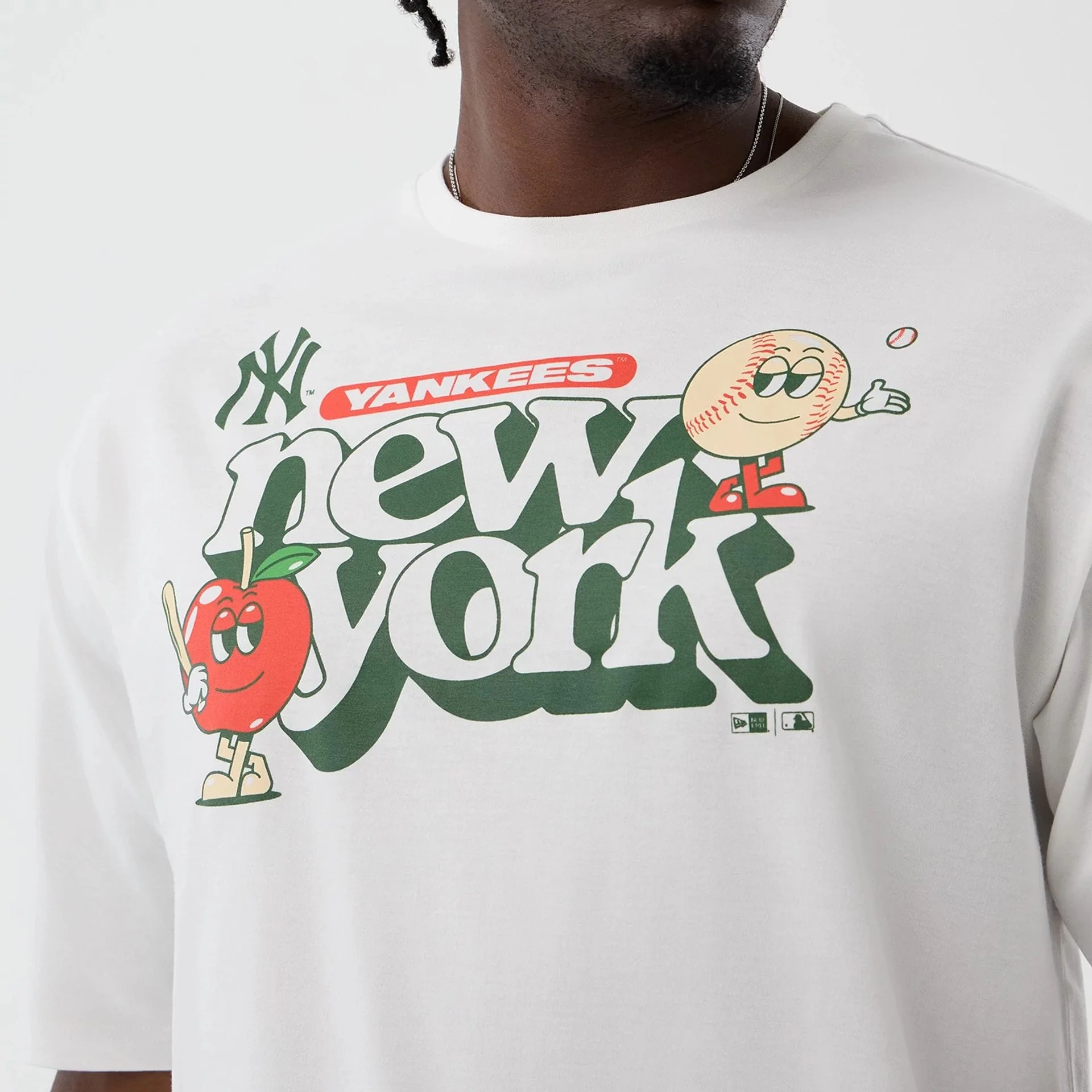New York Yankees MLB Icon Graphic White T-Shirt - Image 4