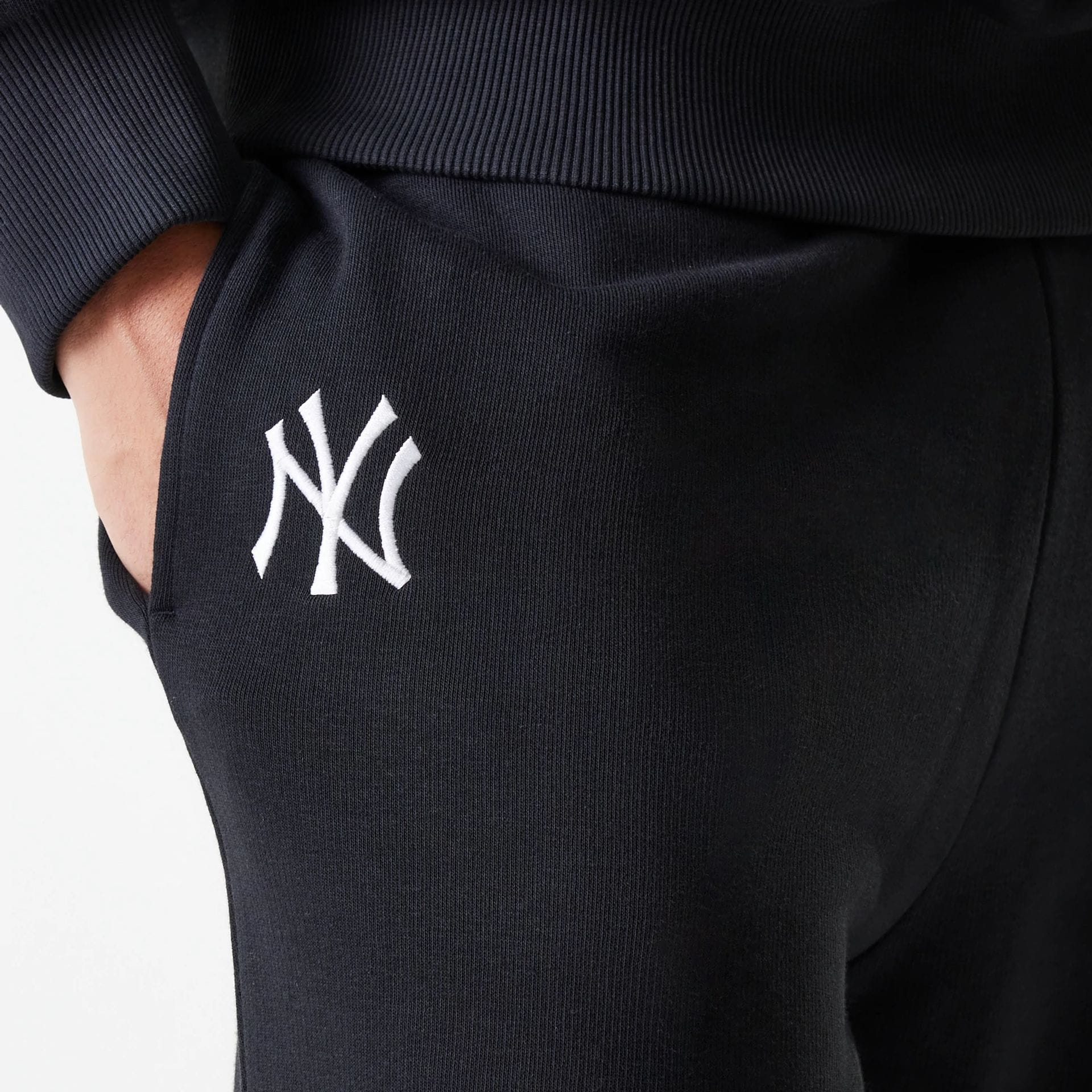 New York Yankees MLB League Essential Black Joggers - Image 4