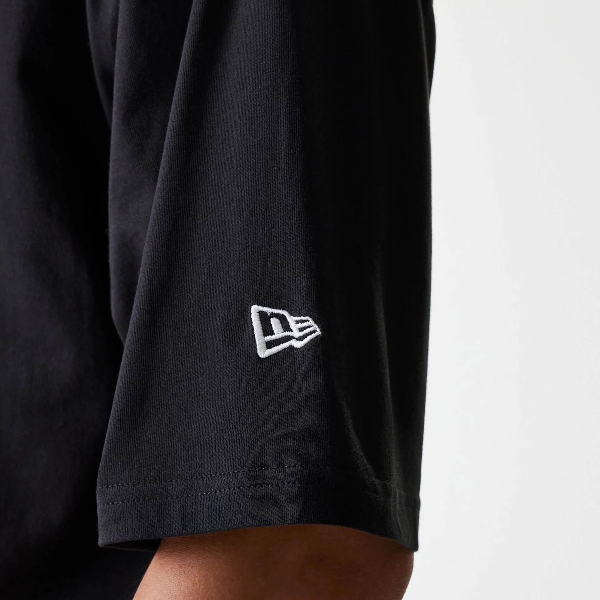 New York Yankees MLB League Essential Black Oversized T-Shirt - Image 6