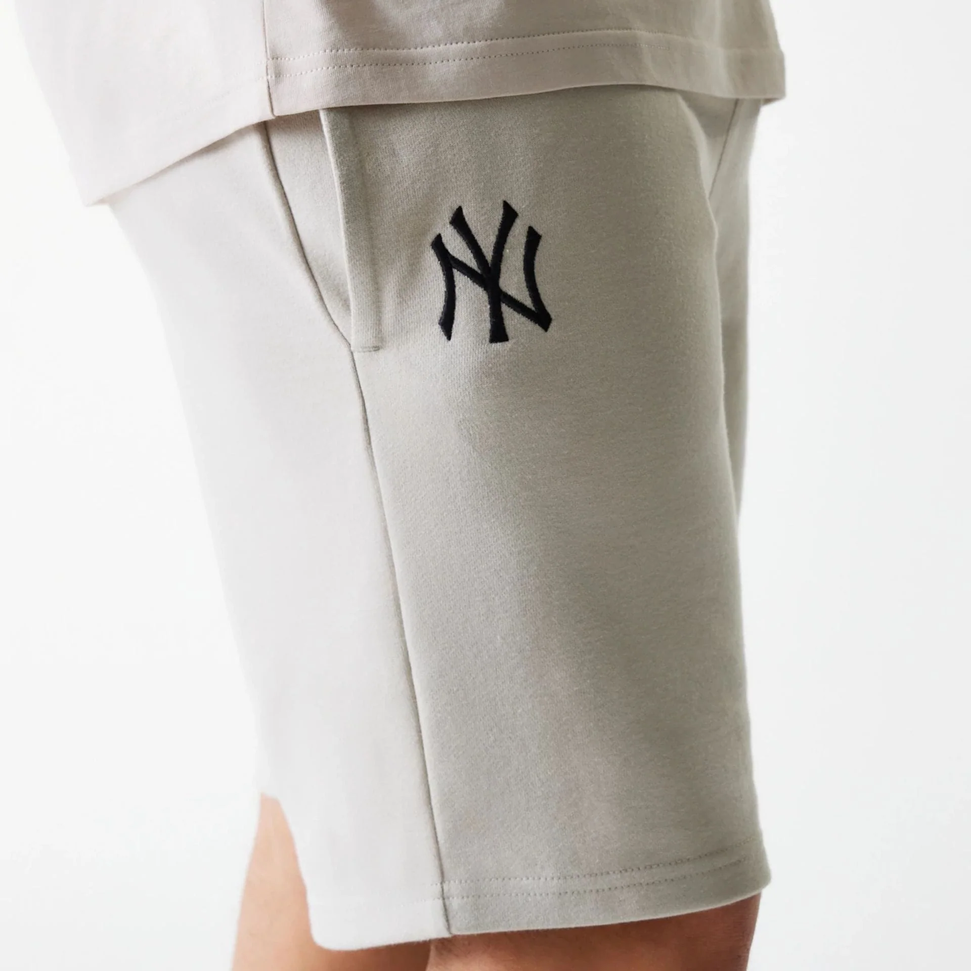 New York Yankees MLB League Essential French Terry Cream Shorts - Image 5