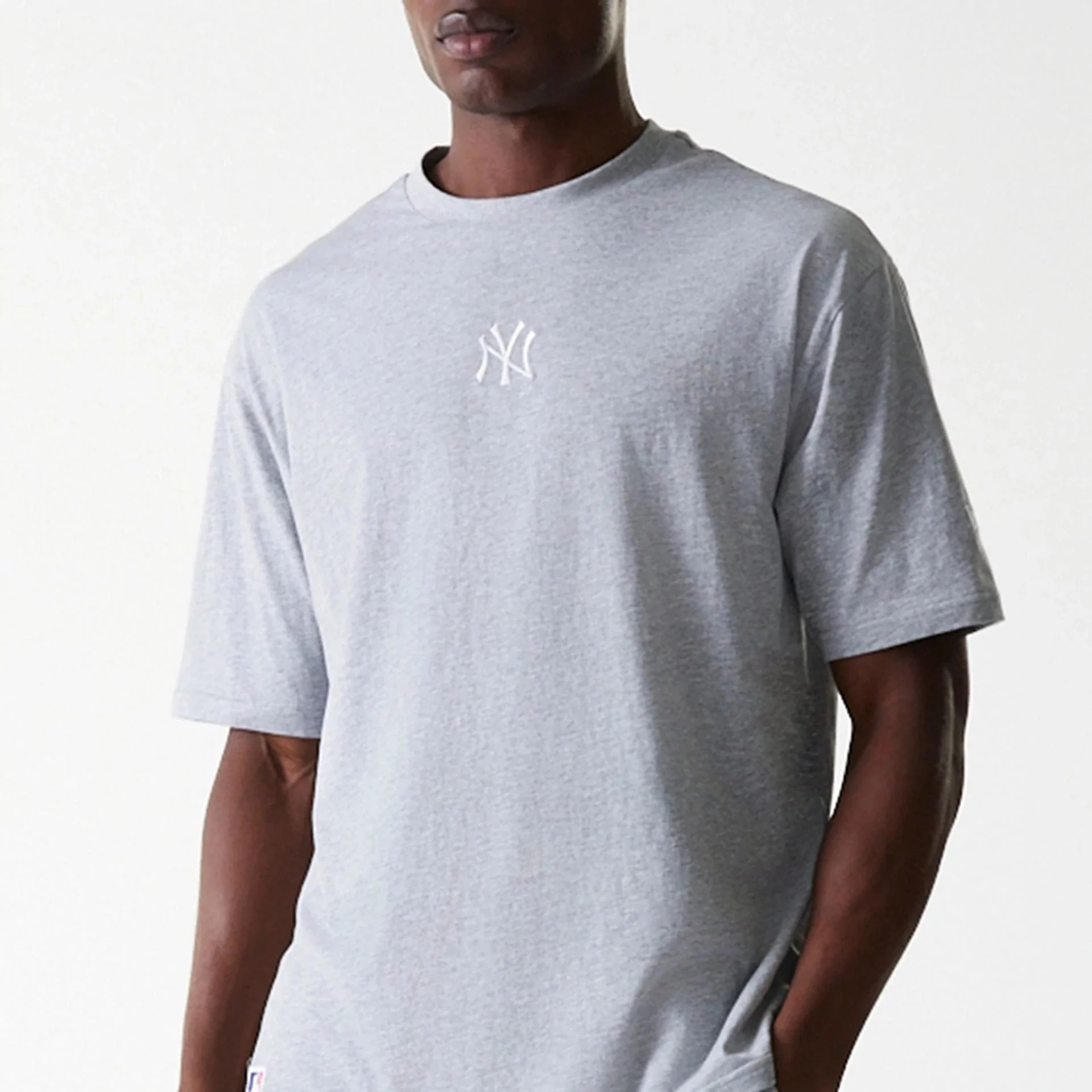 New York Yankees MLB League Essential Grey Oversized T-Shirt - Image 3