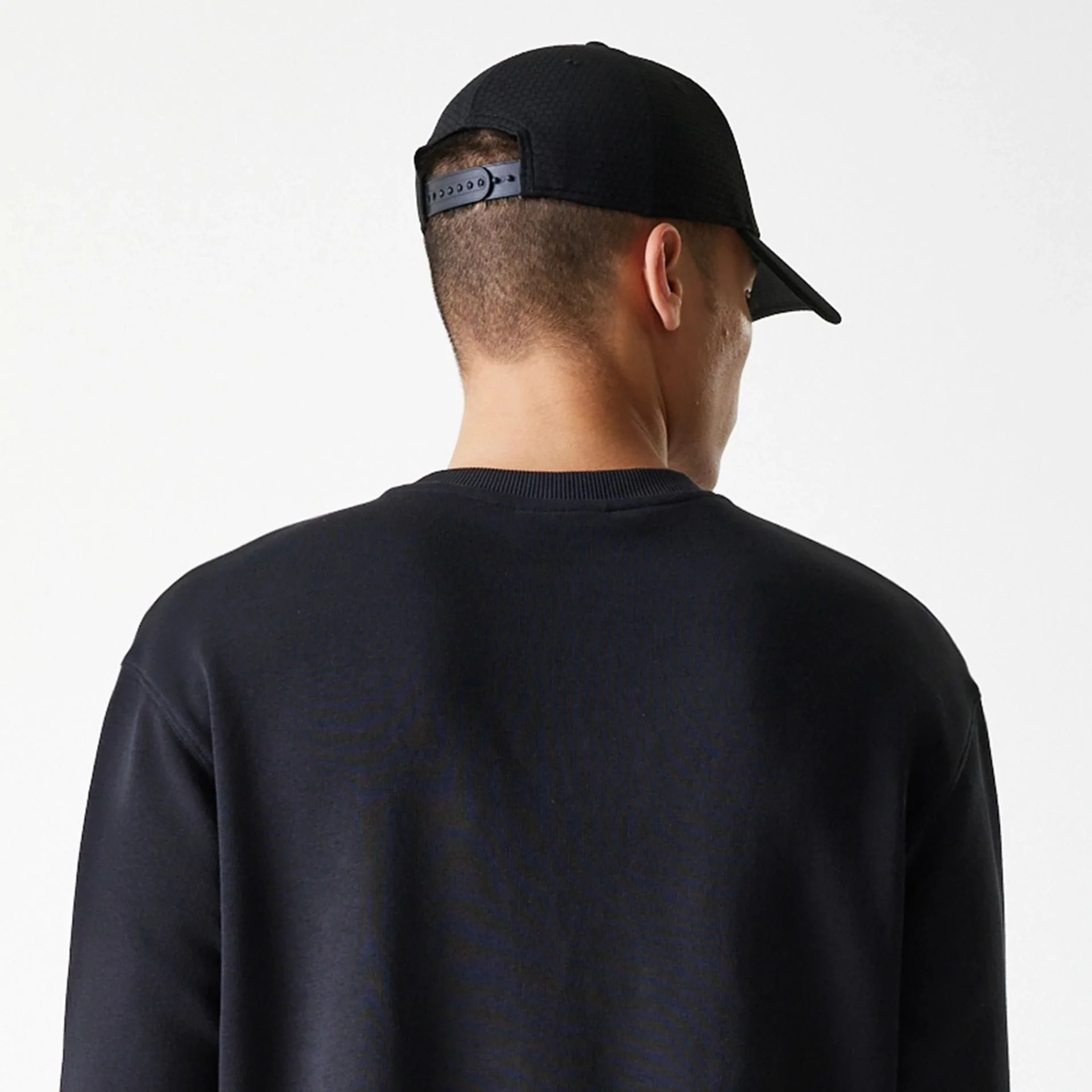 New York Yankees MLB League Essential Midi Black Oversized Crew Neck Sweater - Image 8