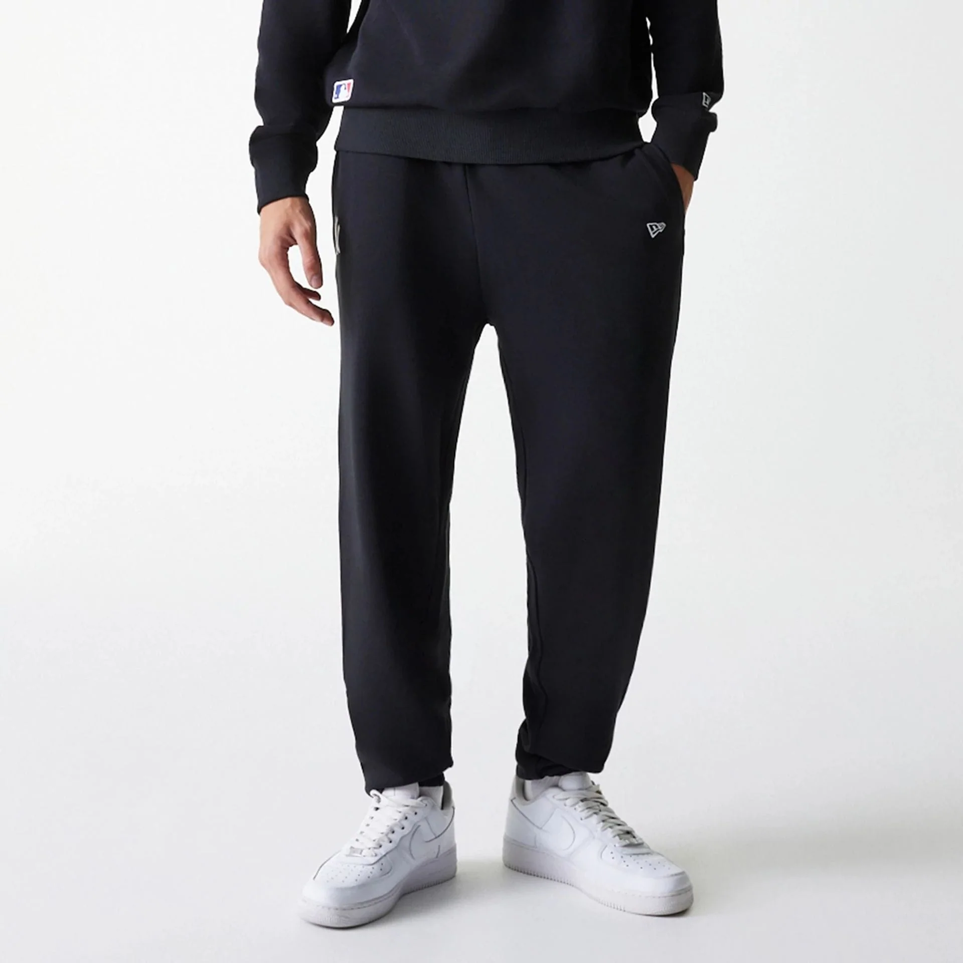 New York Yankees MLB League Essential Midi French Terry Black Joggers - Image 3